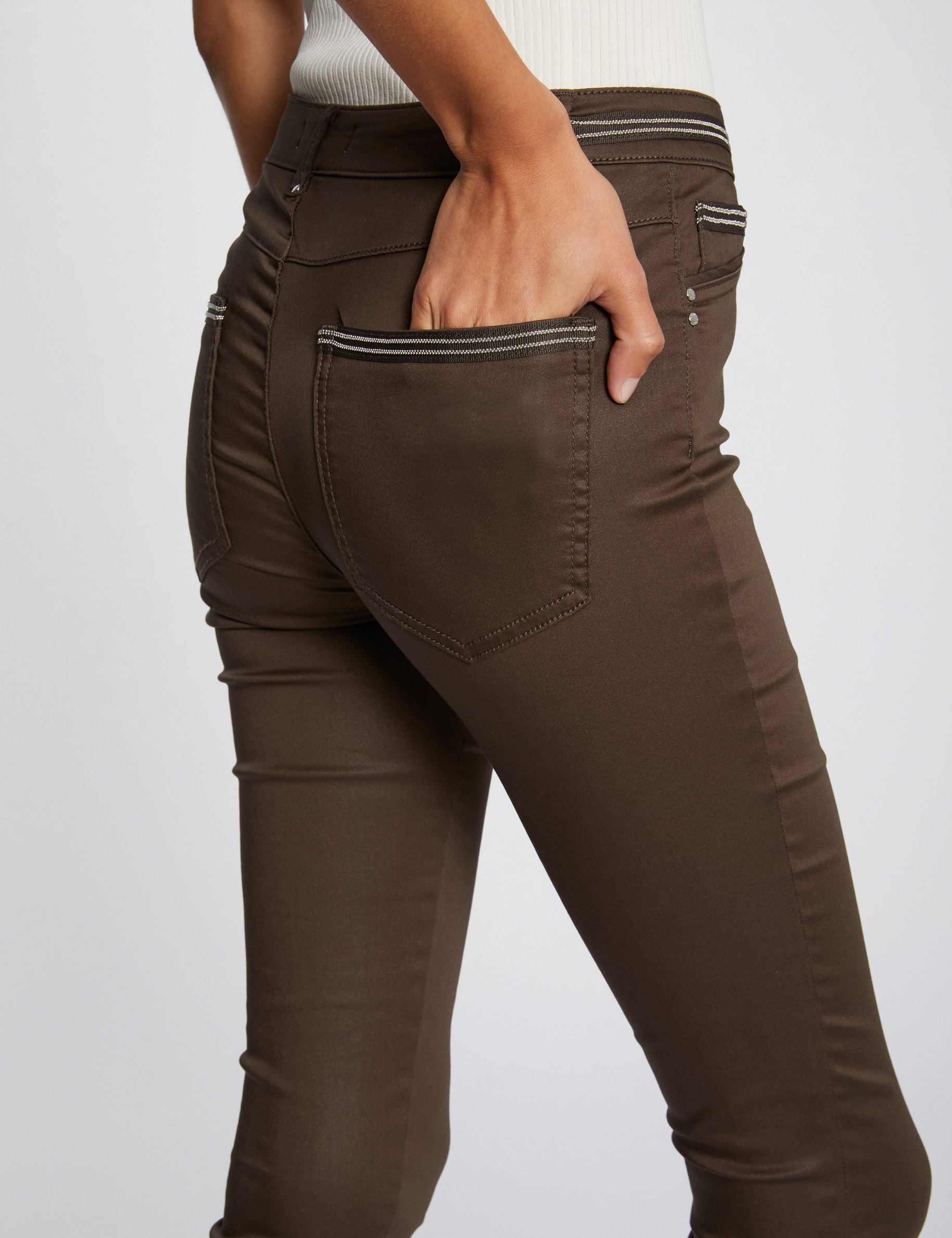 Gecoate slimfit broek taupe vrouw