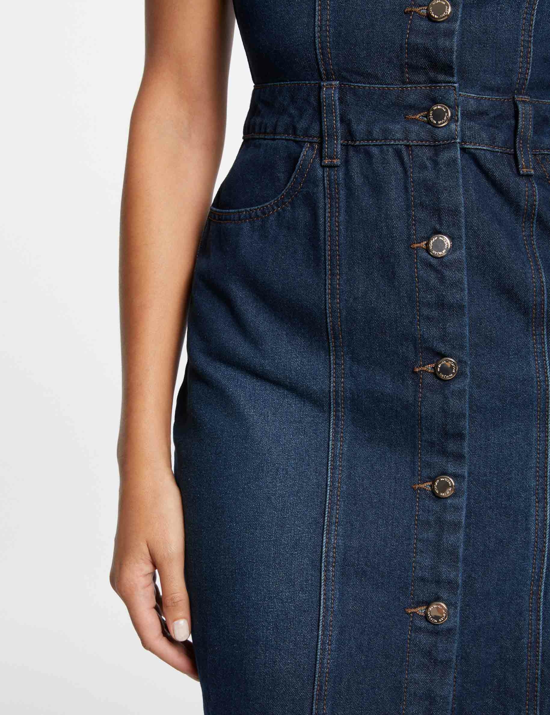 Korte aansluitende jeansjurk raw jeans vrouw