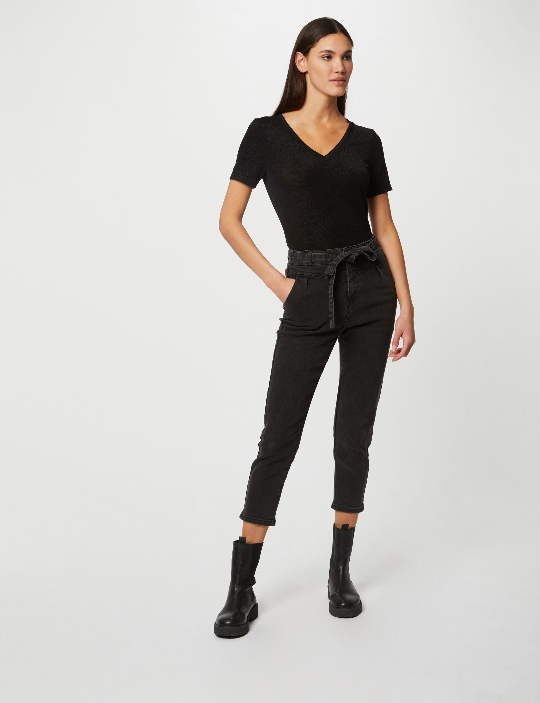 t shirt met korte mouwen en v hals zwart vrouw T-shirt met korte mouwen en V-hals zwart vrouw