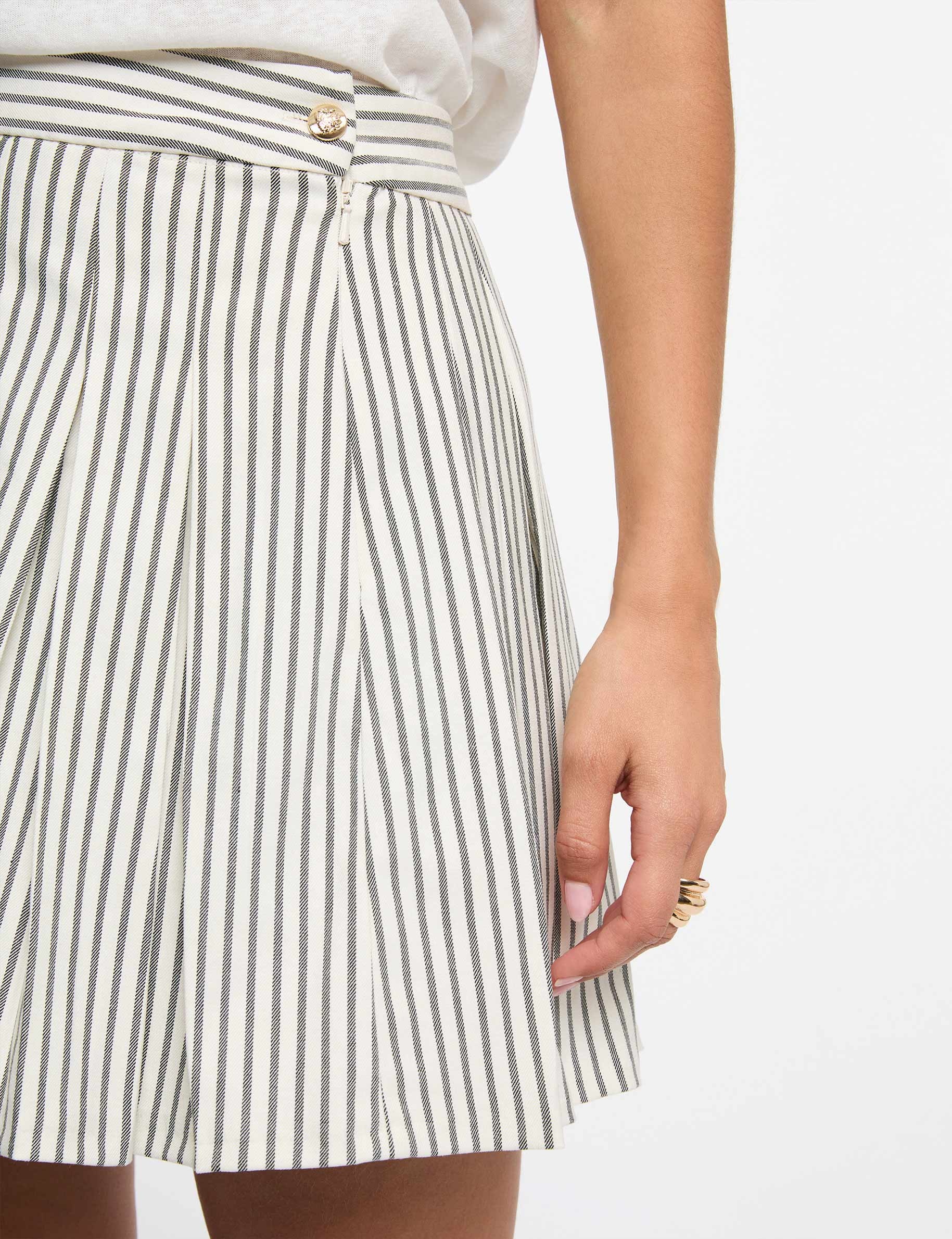 Jupe courte pliss&eacute;e ivoire femme