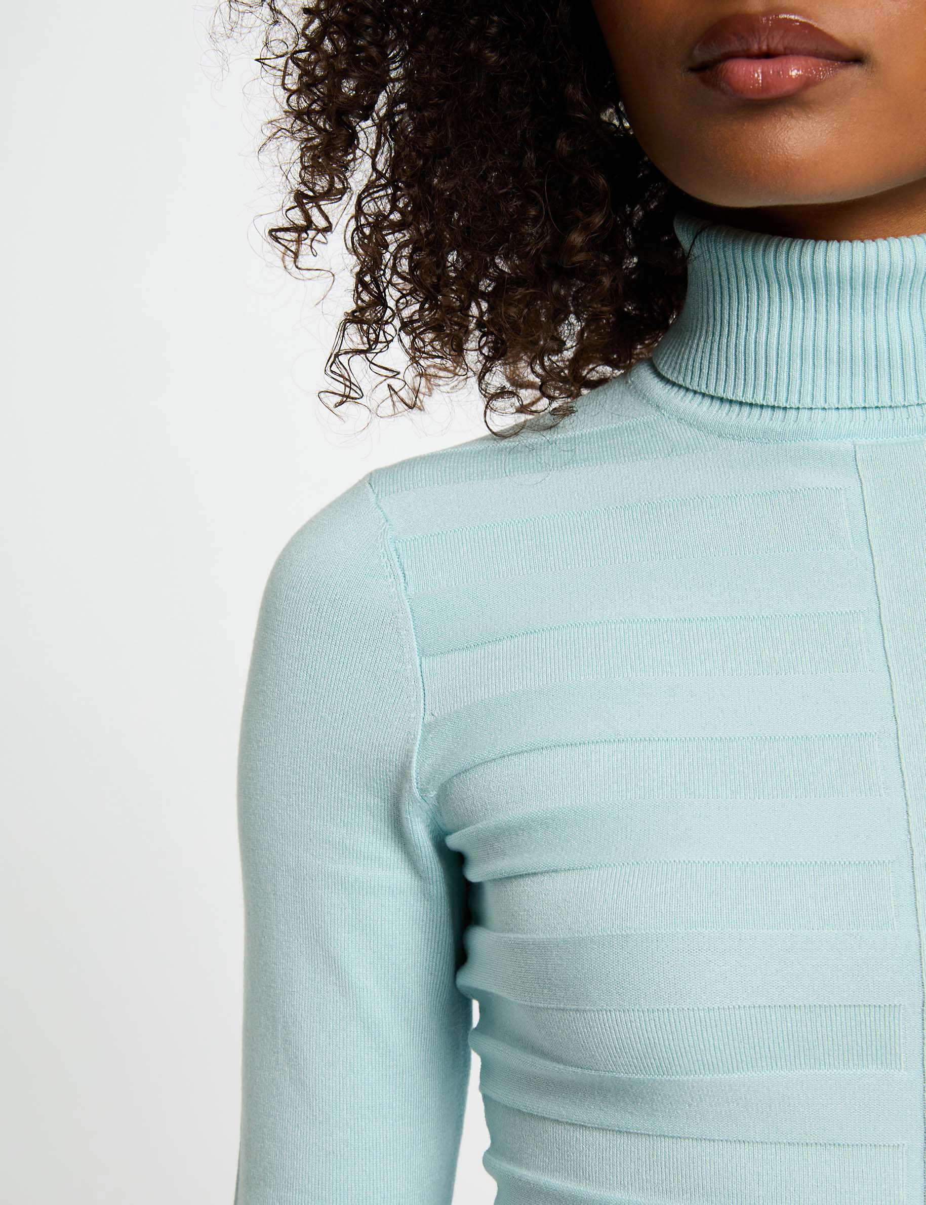 Pull col roulé bleu ciel femme