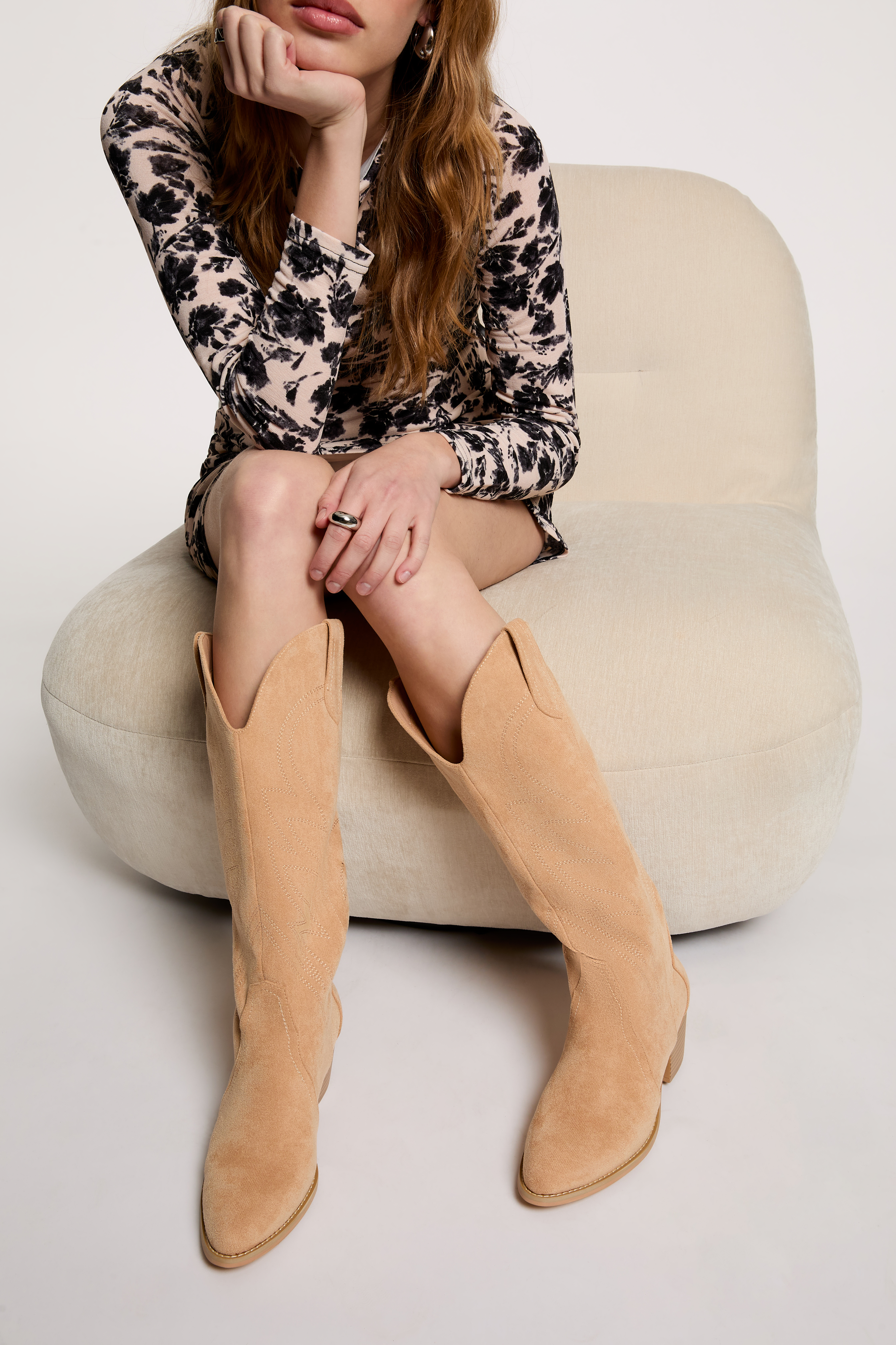 Westernlaars su&egrave;dine beige vrouw