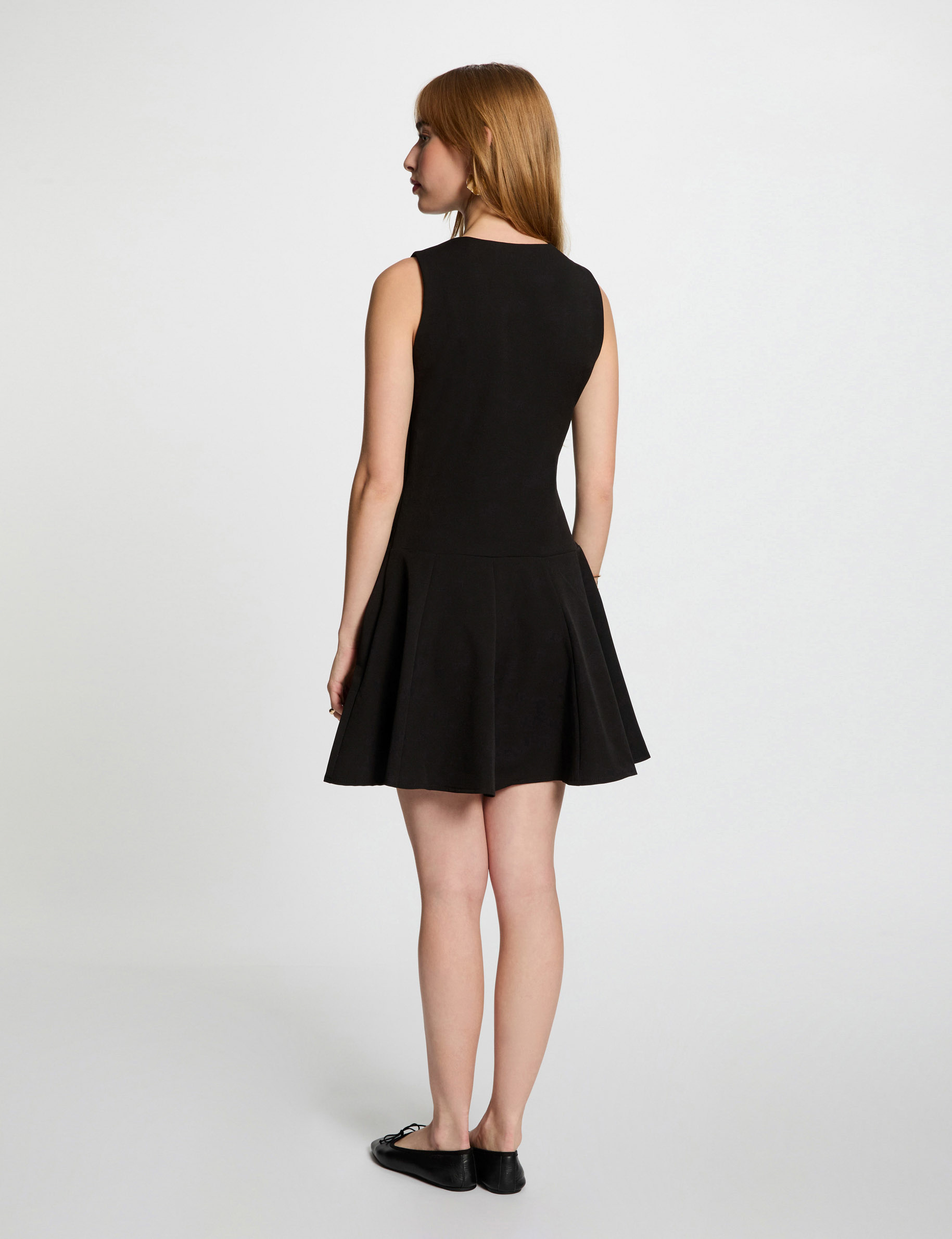 korte jurk met trapeziumvorm zwart vrouw Korte jurk met trapeziumvorm zwart vrouw