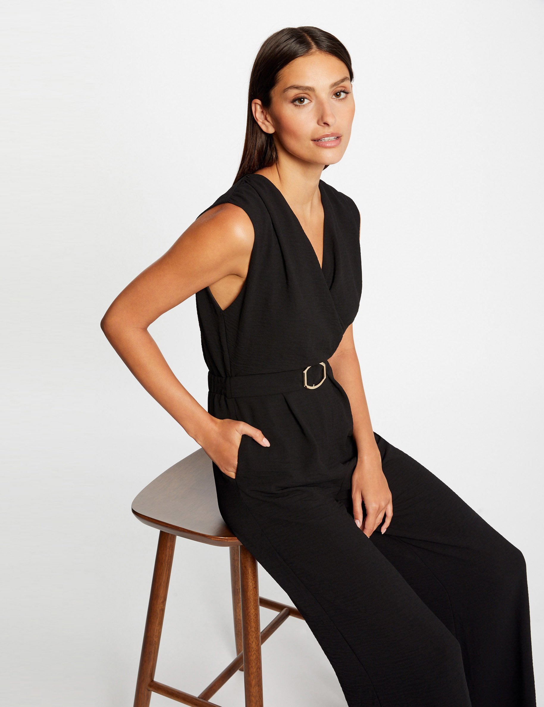 Jumpsuit met wijde pijpen en gespdetail zwart vrouw