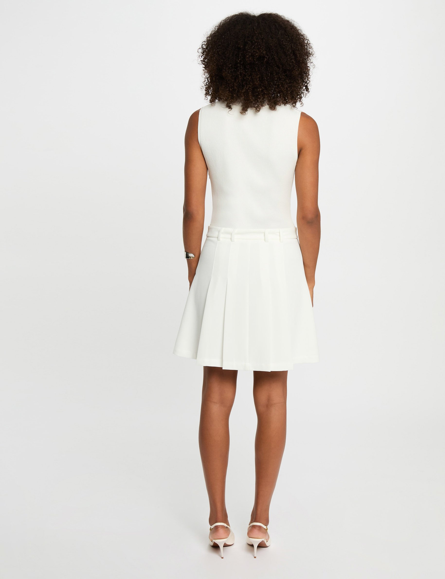 robe courte droite bas plisse blanc femme Robe courte droite bas plissé blanc femme