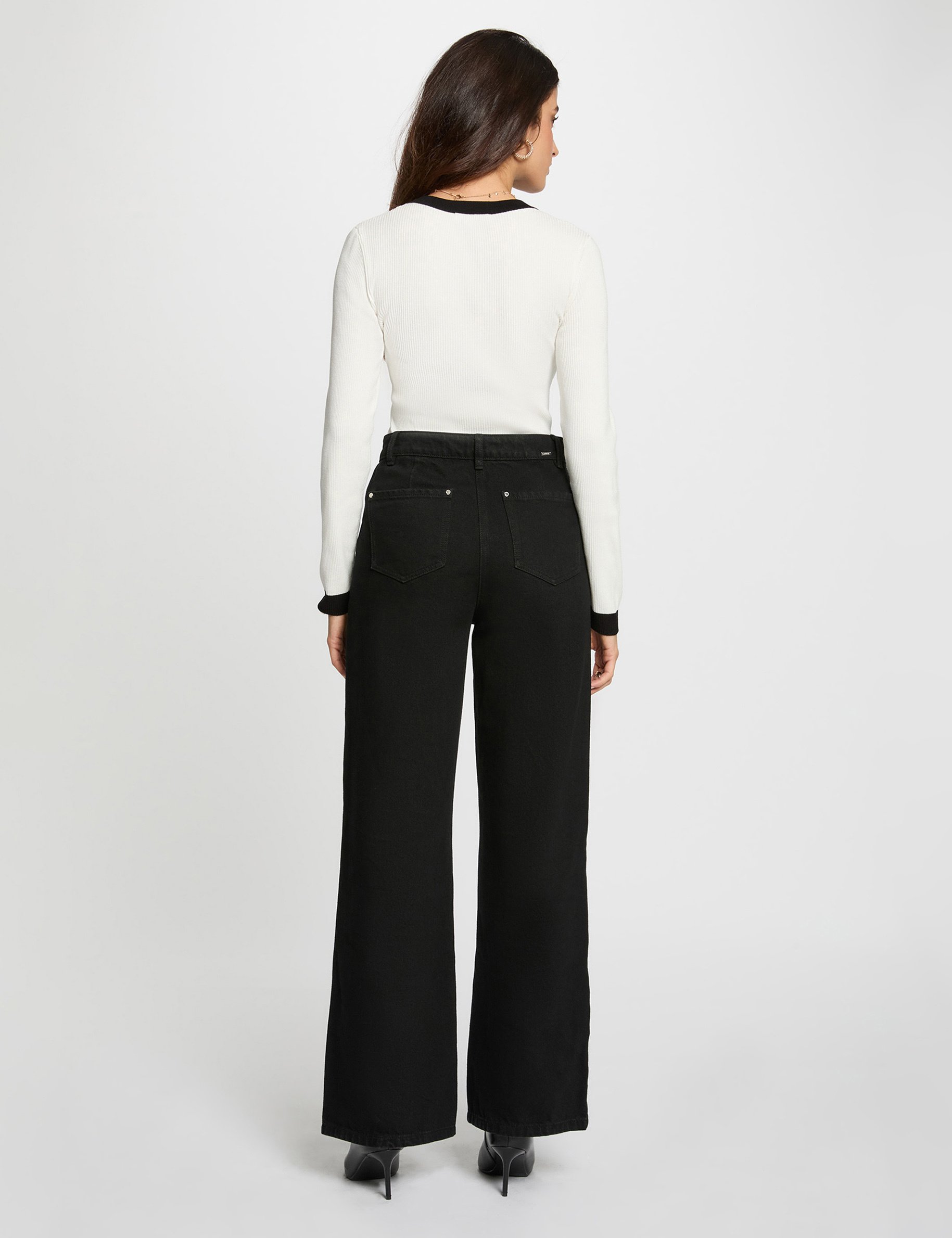 Pull ajusté col v blanc femme