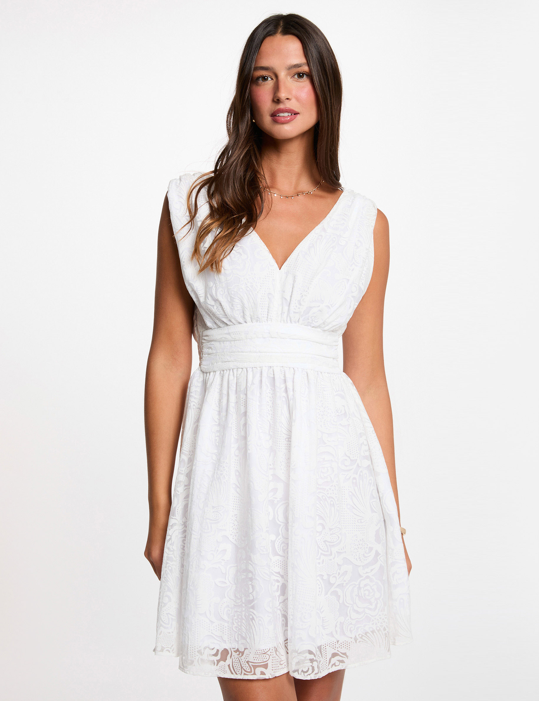 Jacquard jurk met V-hals helder wit vrouw