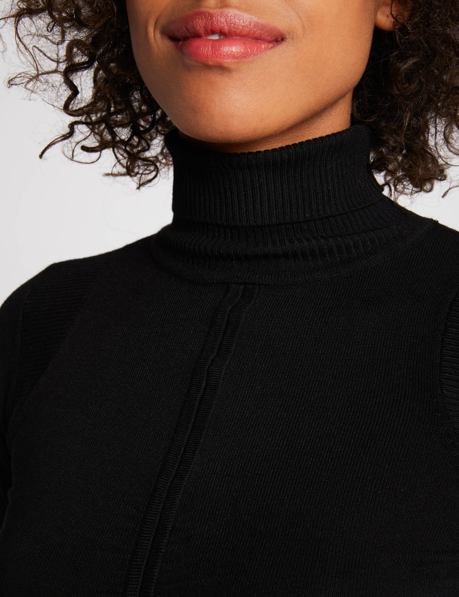 Pull manches longues d&eacute;tail pliss&eacute; noir femme