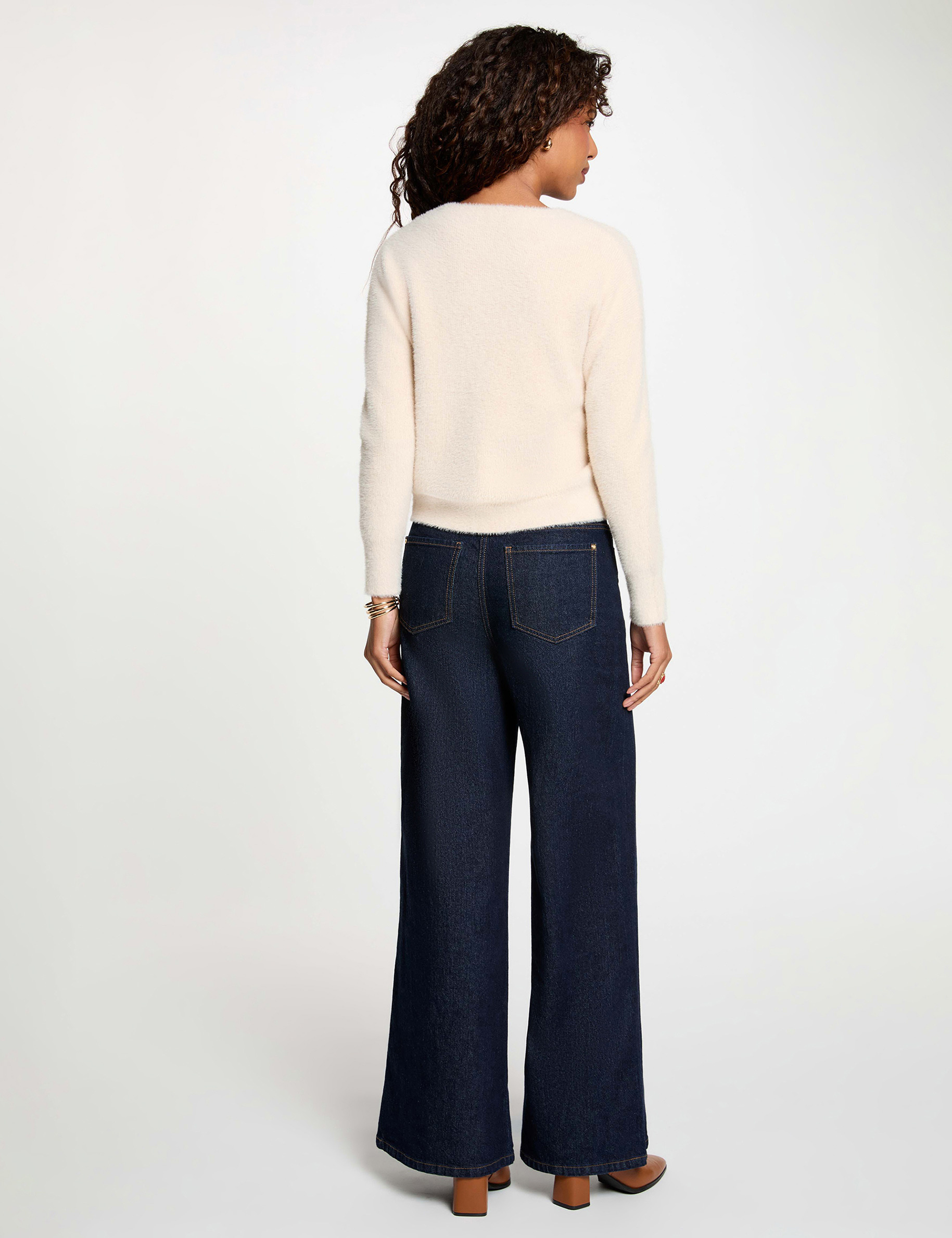 Pull col rond &agrave; boutons beige femme