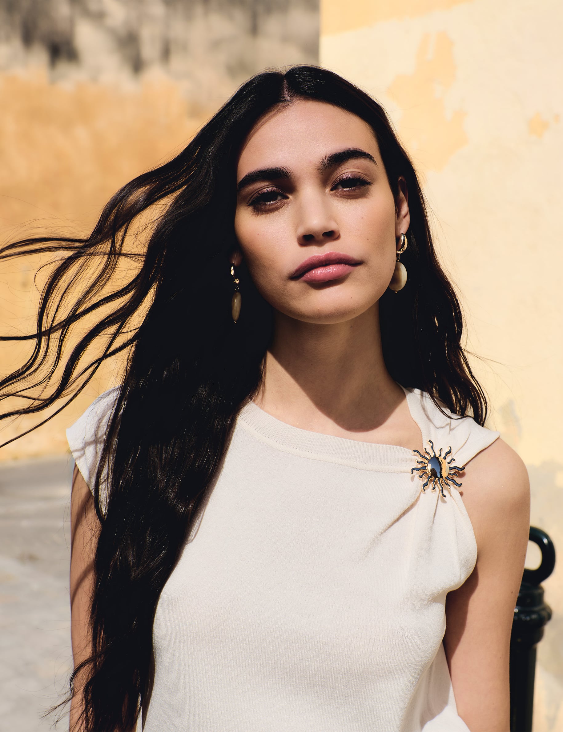 Top asym&eacute;trique sans manches ivoire femme