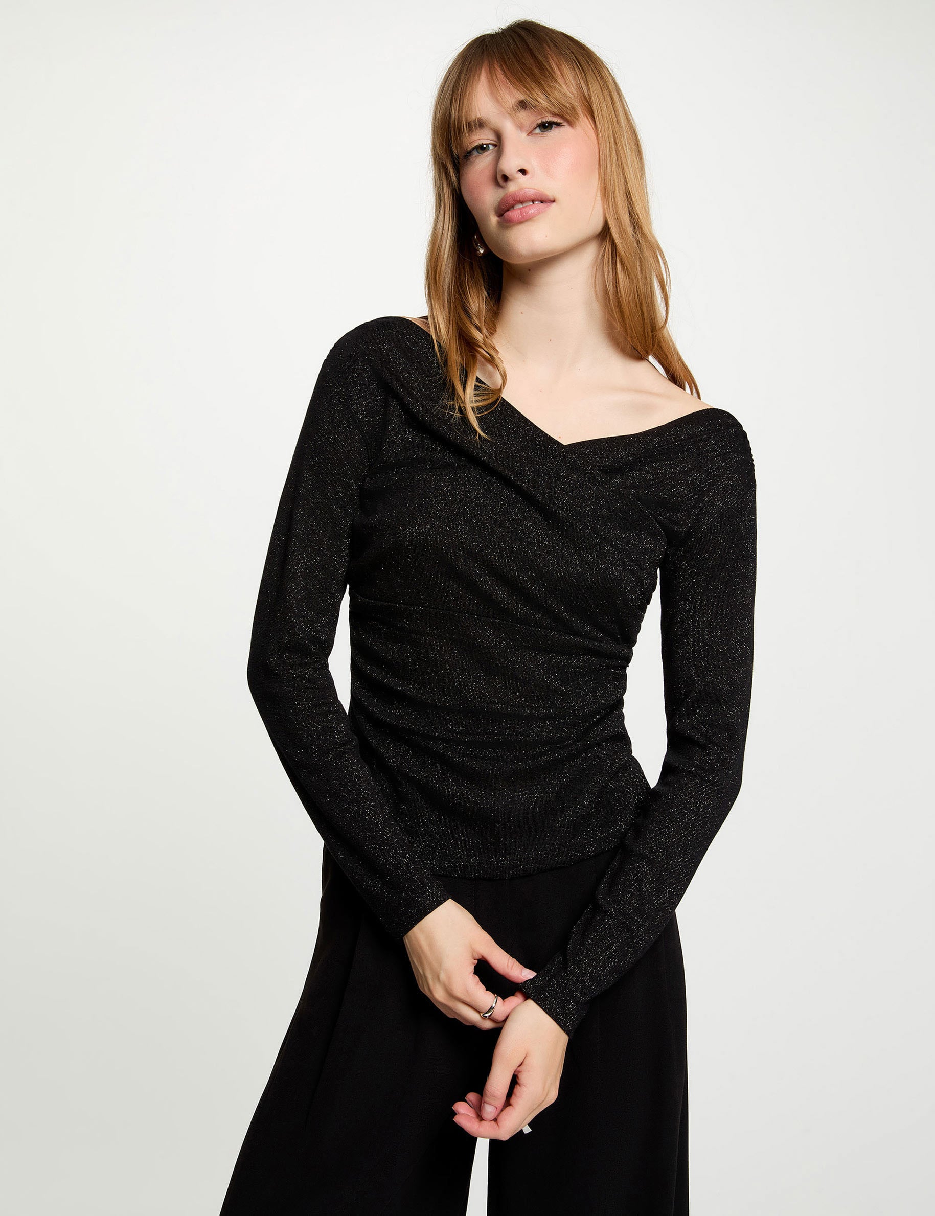 Maille d&eacute;collet&eacute; manches longues noir femme