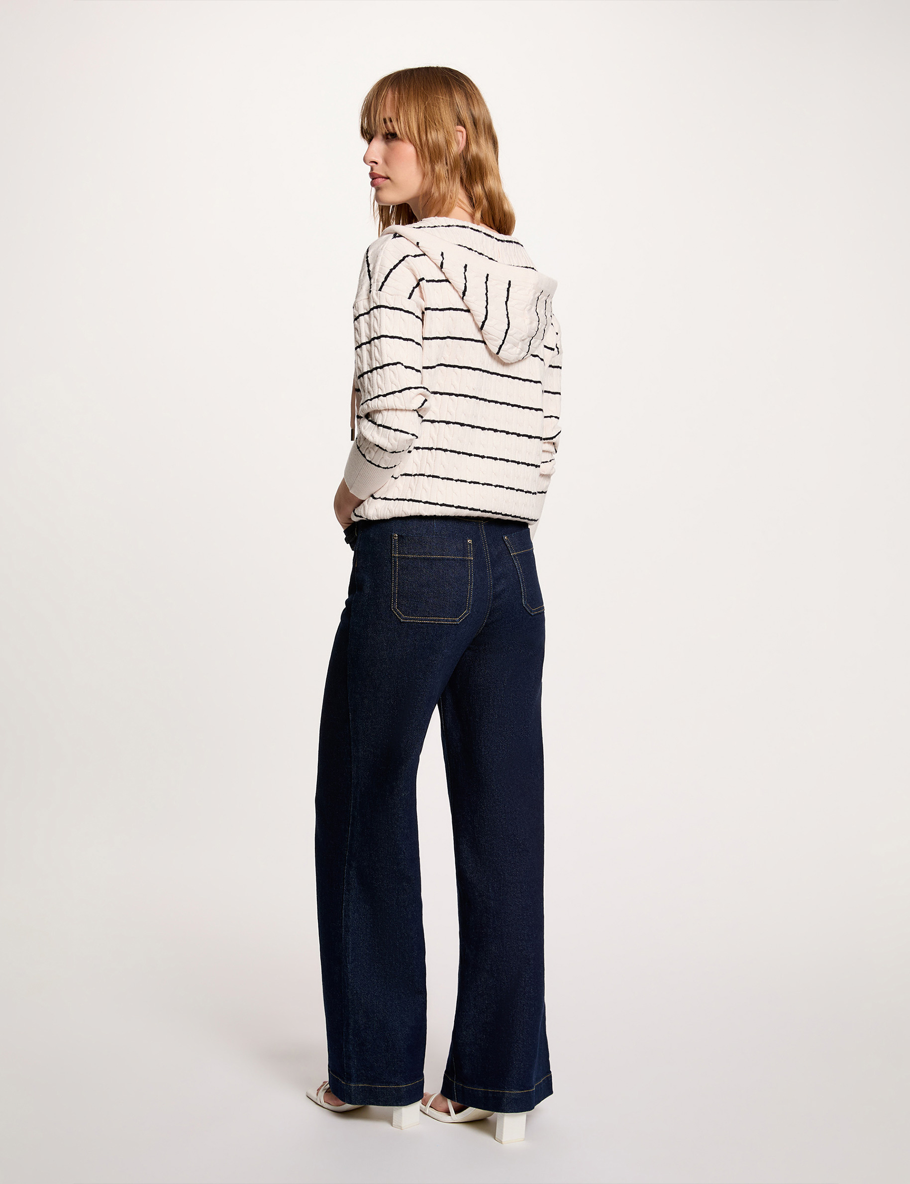 Gestreepte hoodie trui helder wit vrouw