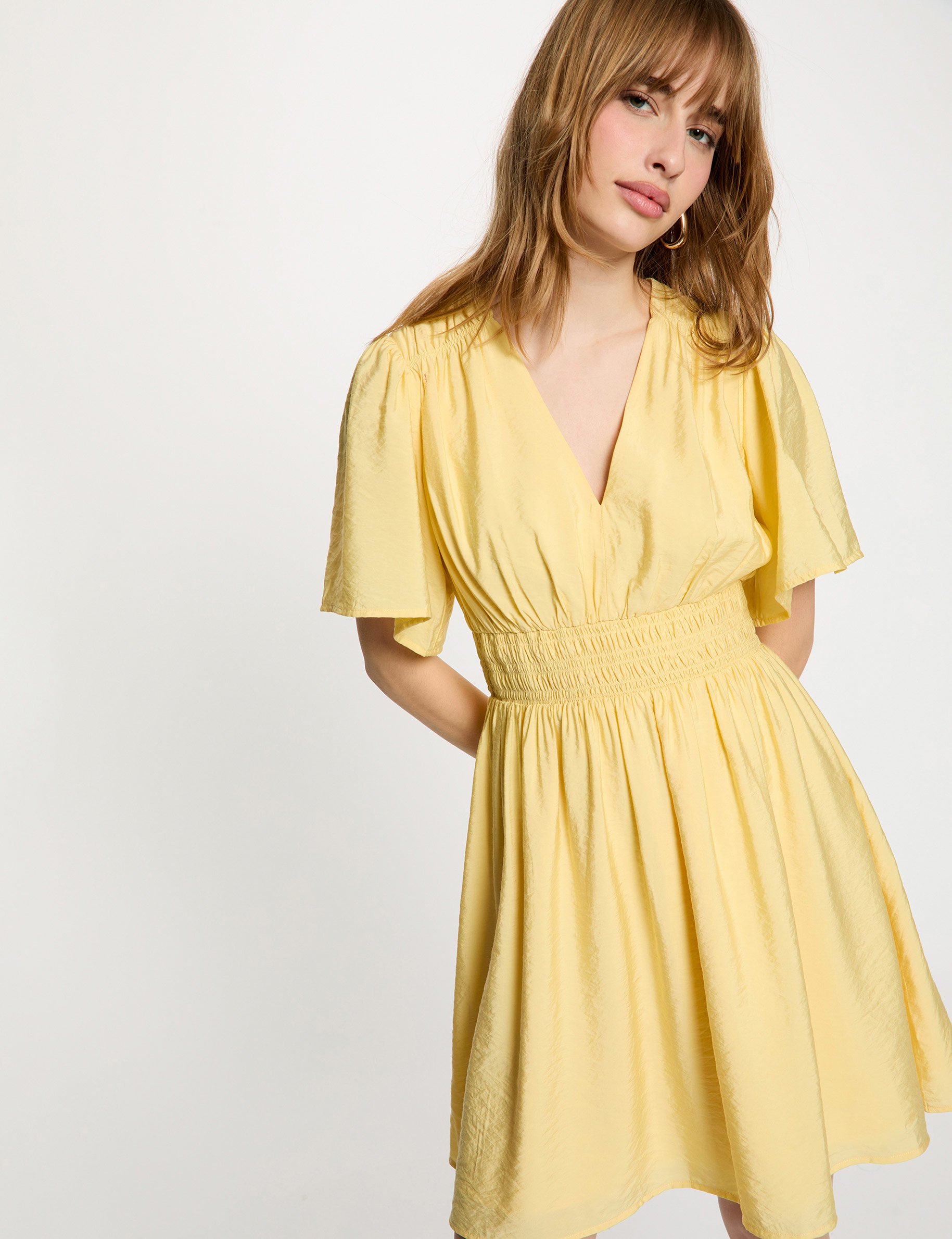 Robe courte pliss&eacute;e jaune clair femme
