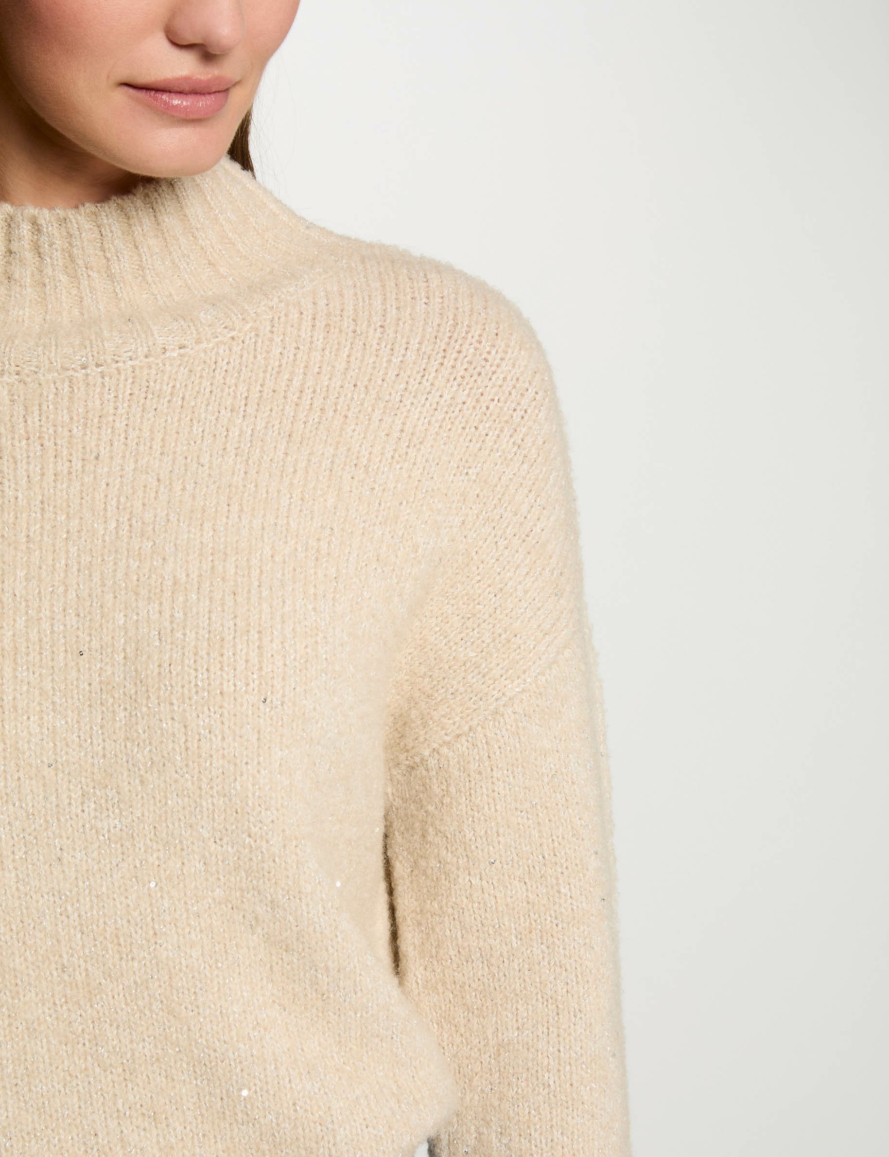pull col montant et sequins beige femme Pull col montant et sequins beige femme