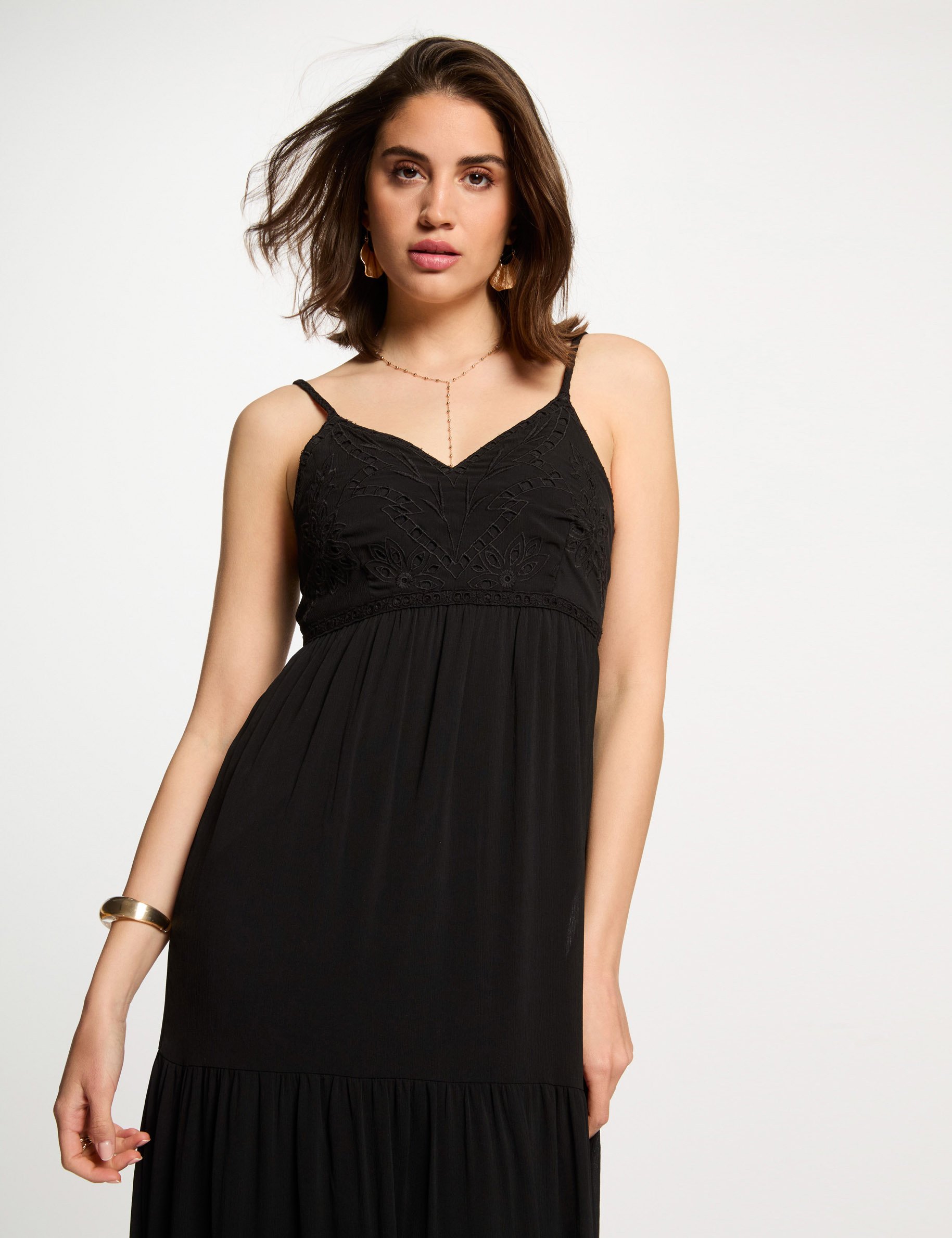 robe longue fluide broderie noir femme Robe longue fluide broderie noir femme