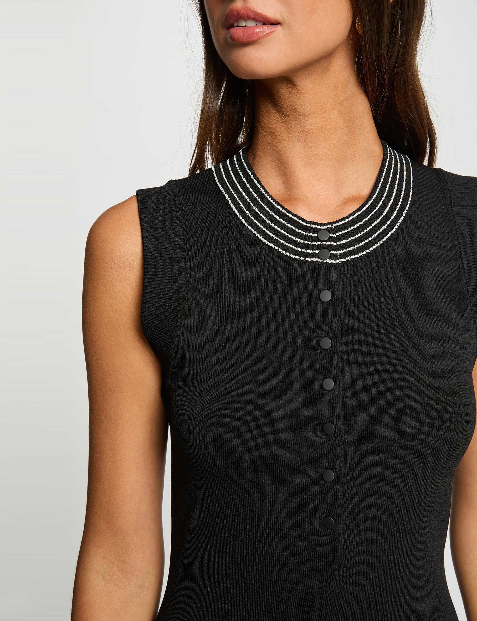 Robe tricot cintr&eacute;e noir femme