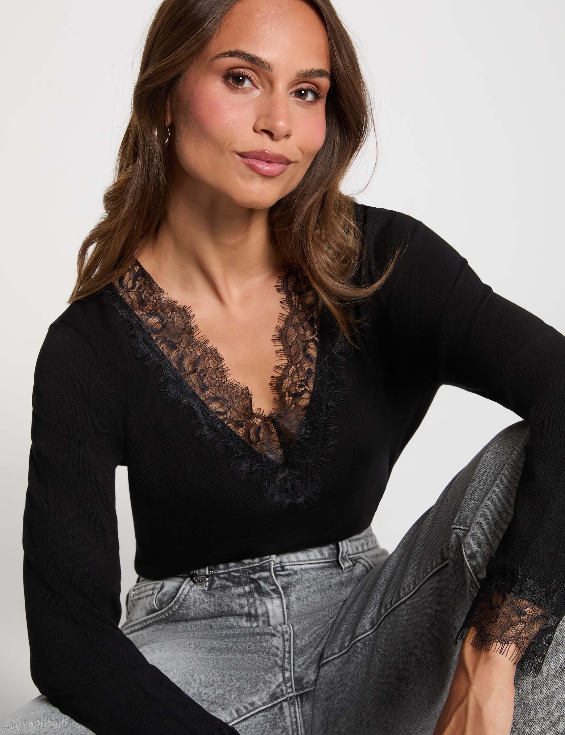Pull col v dentelle noir femme