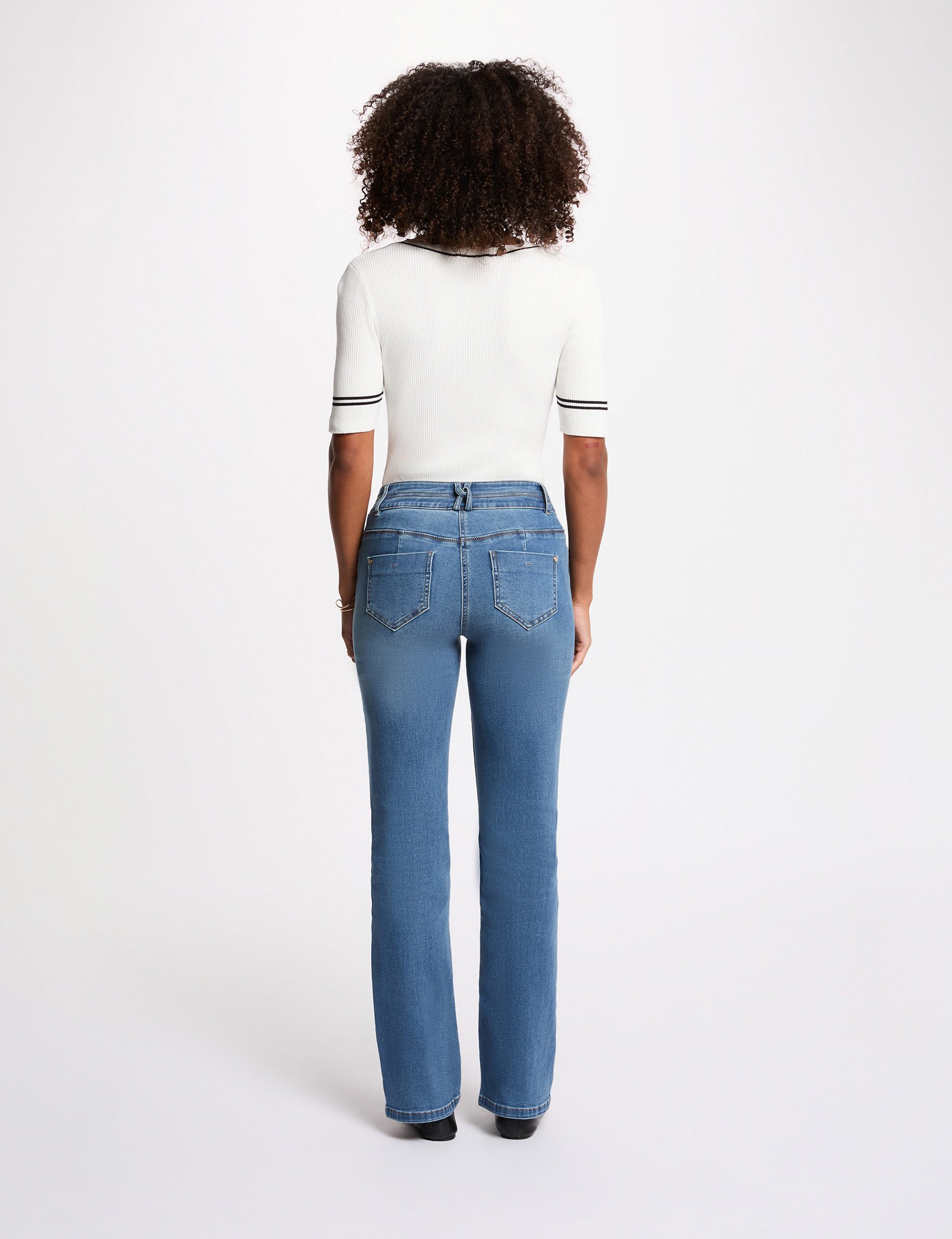 Pull ajust&eacute; col v blanc femme