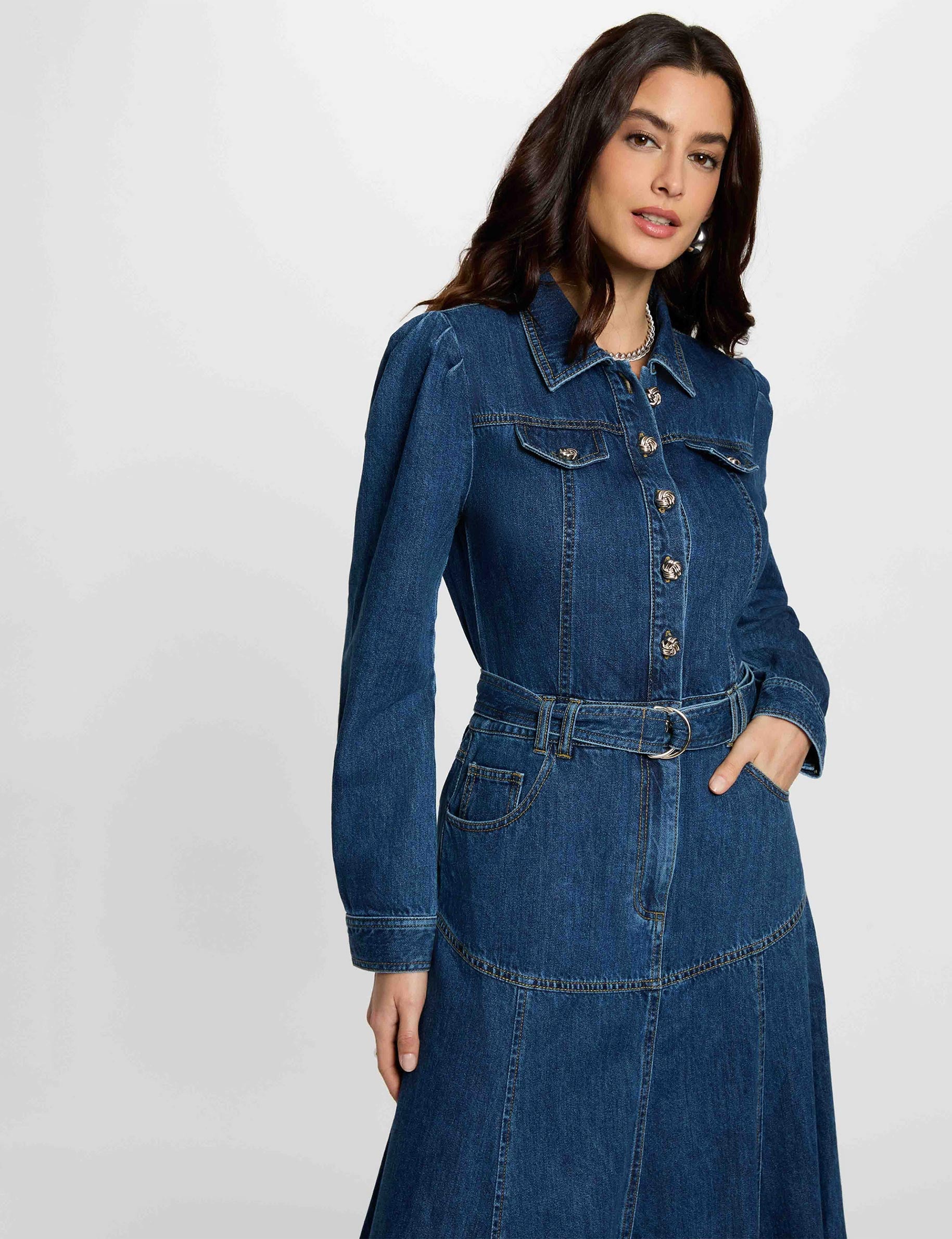 Lange aansluitende jurk ruw denim vrouw
