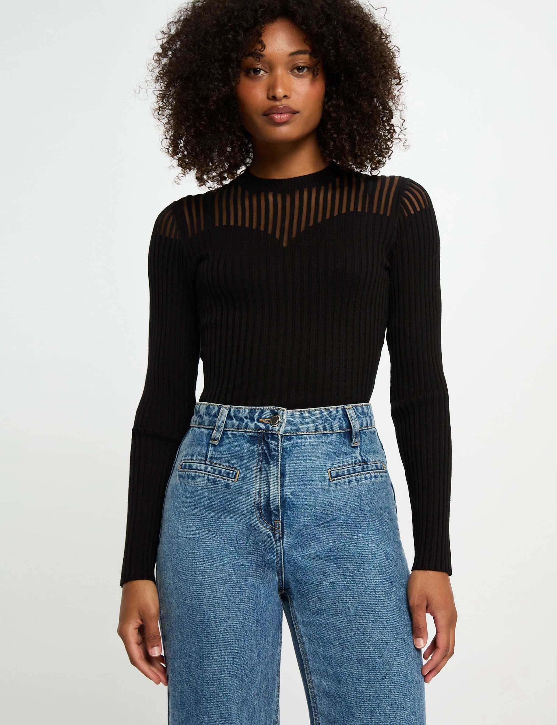 Pull cintr&eacute; noir femme