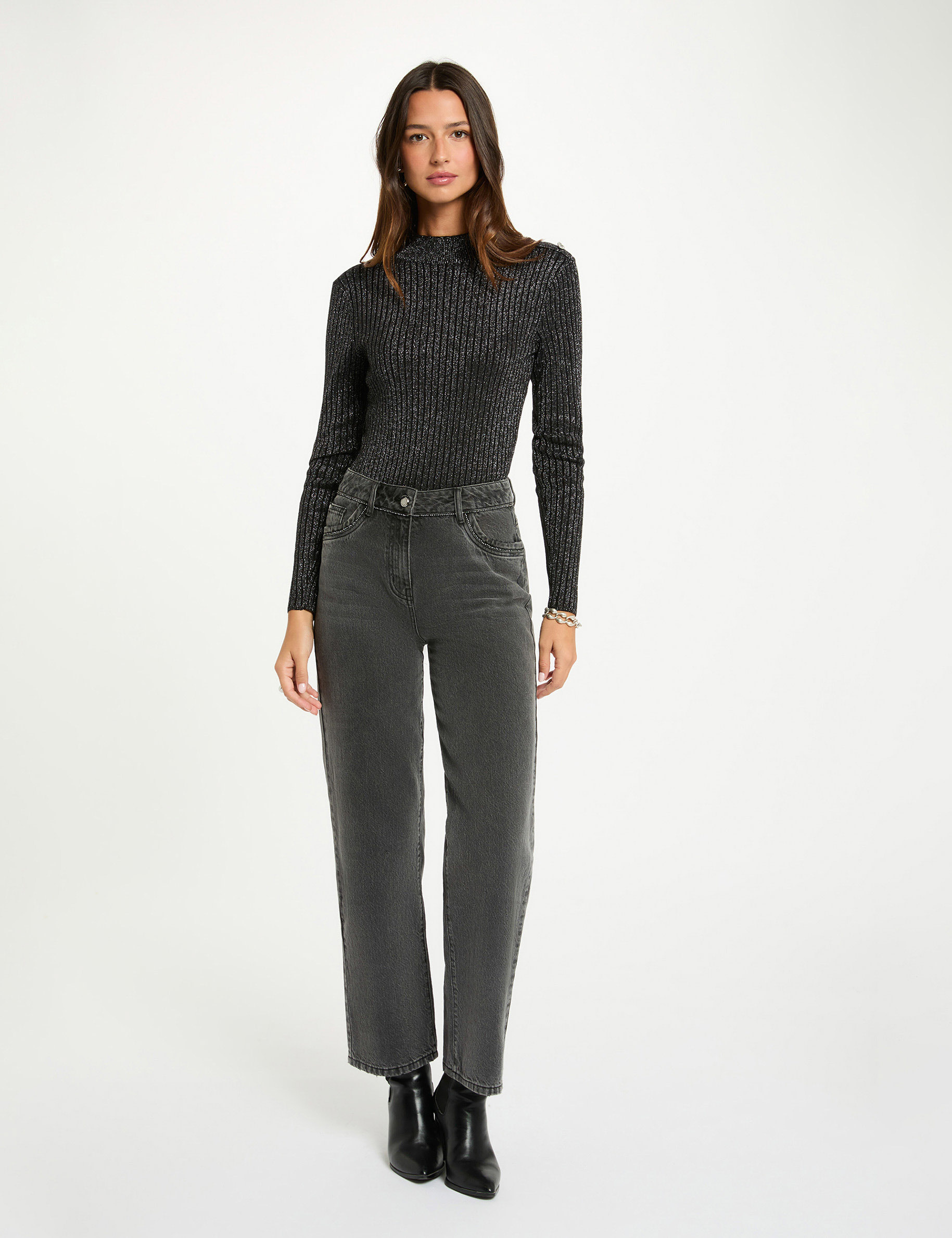 Pull ajusté col montant noir femme