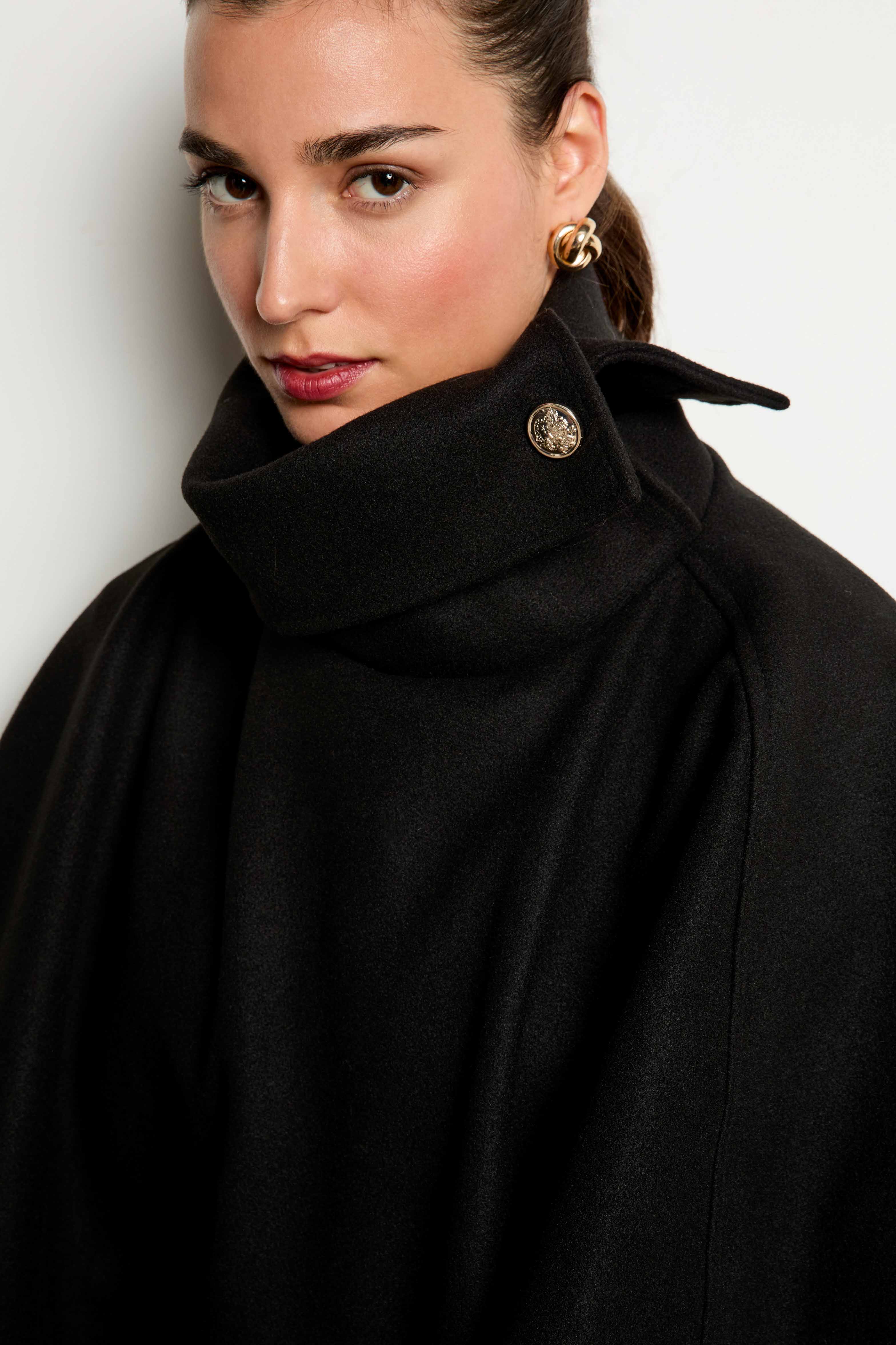 Poncho col montant noir femme