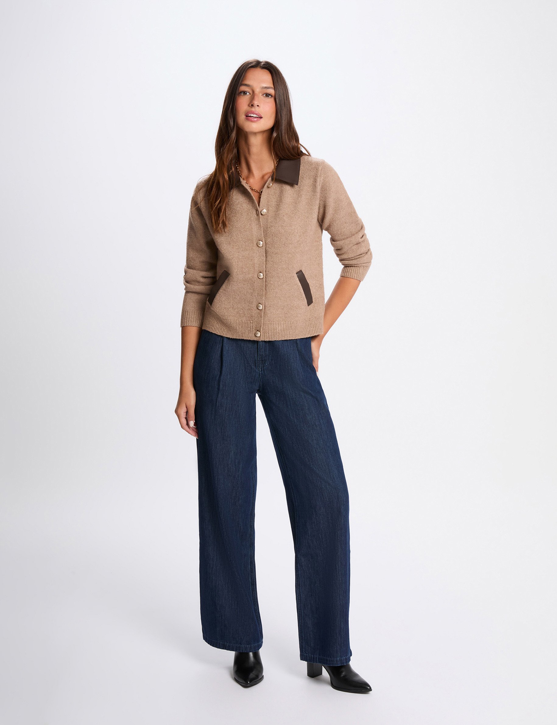 Getailleerd jasje met reverskraag bruin vrouw