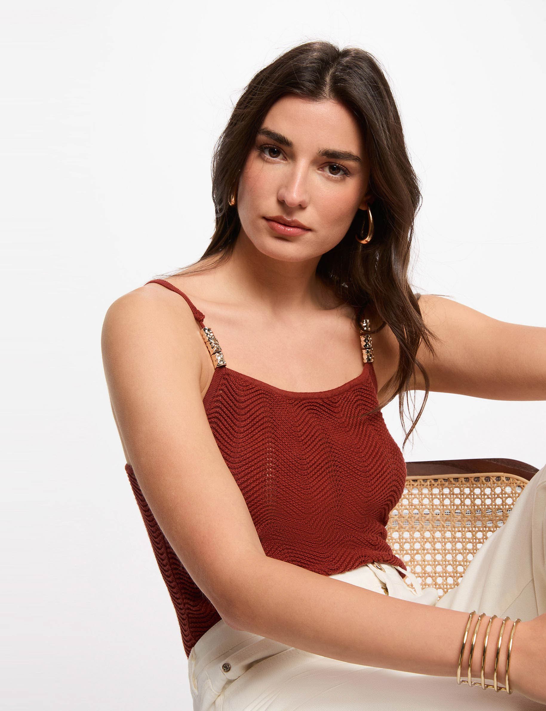 Gebreide top met fijne bandjes cognacbruin vrouw