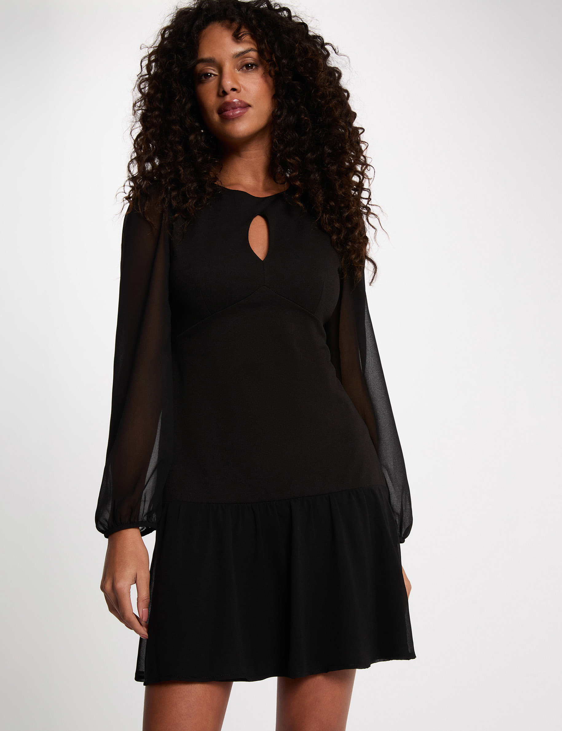 Korte jurk met ronde hals zwart vrouw
