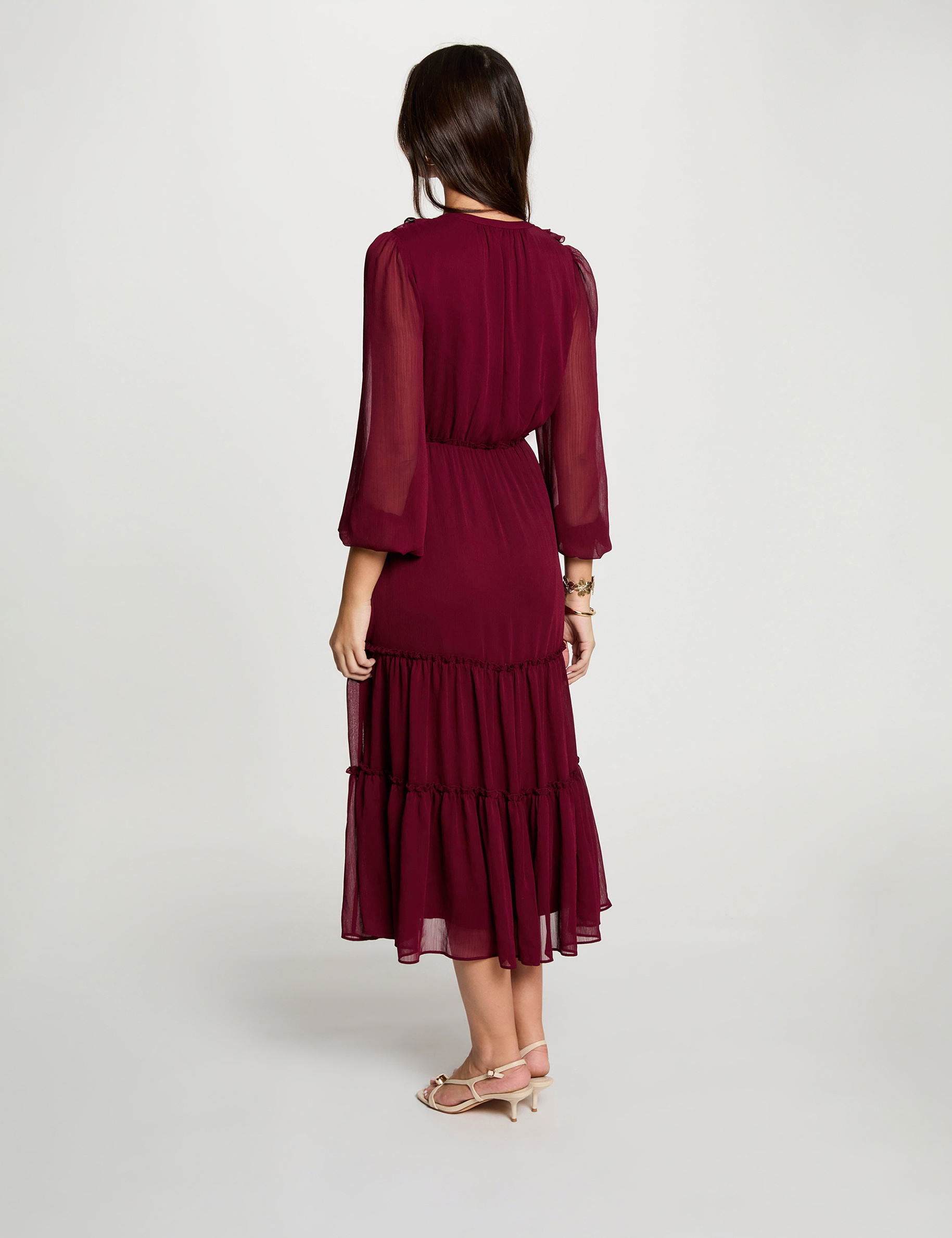 Lange, vloeiende jurk bordeaux vrouw