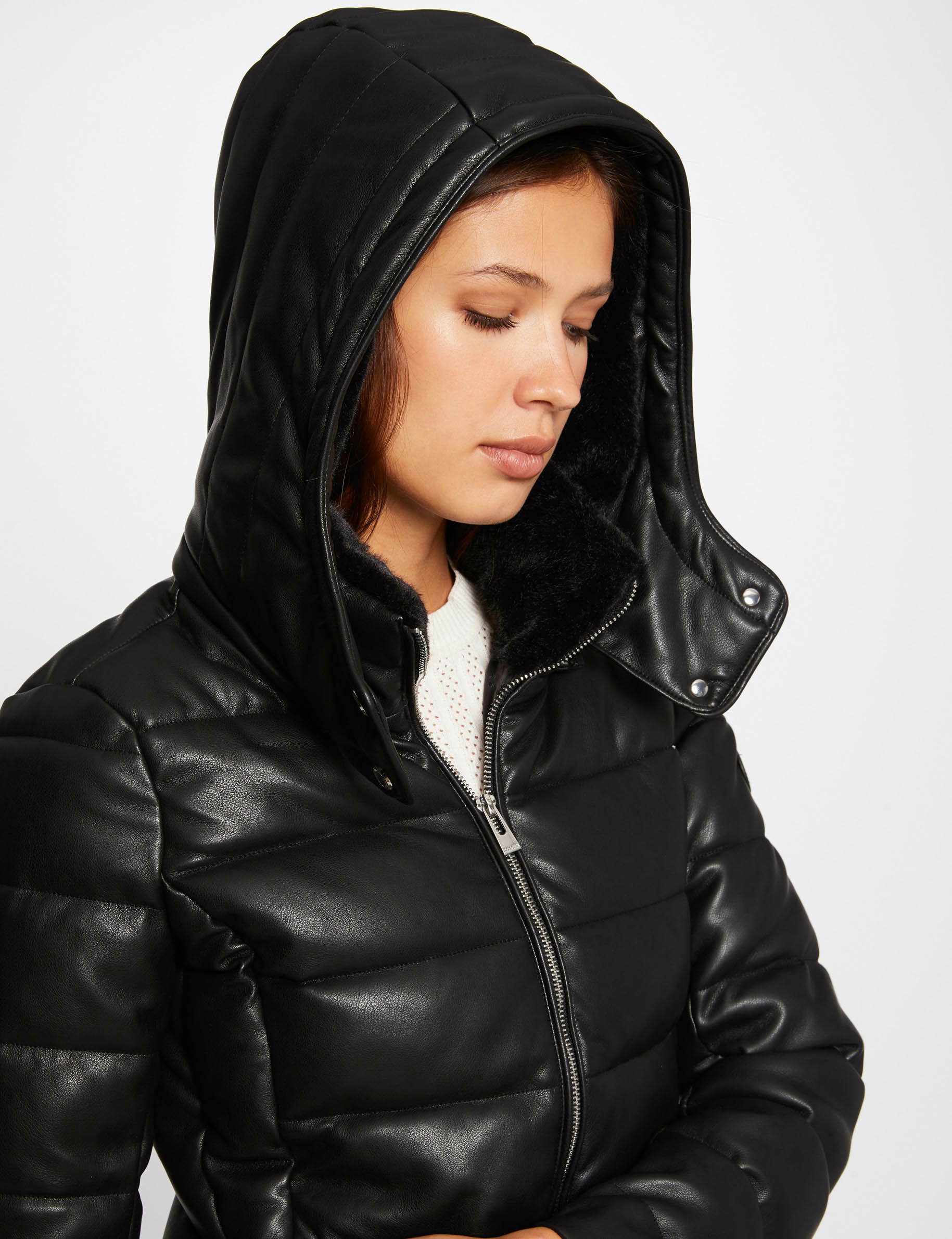 doudoune droite a capuche noir femme Doudoune droite à capuche noir femme