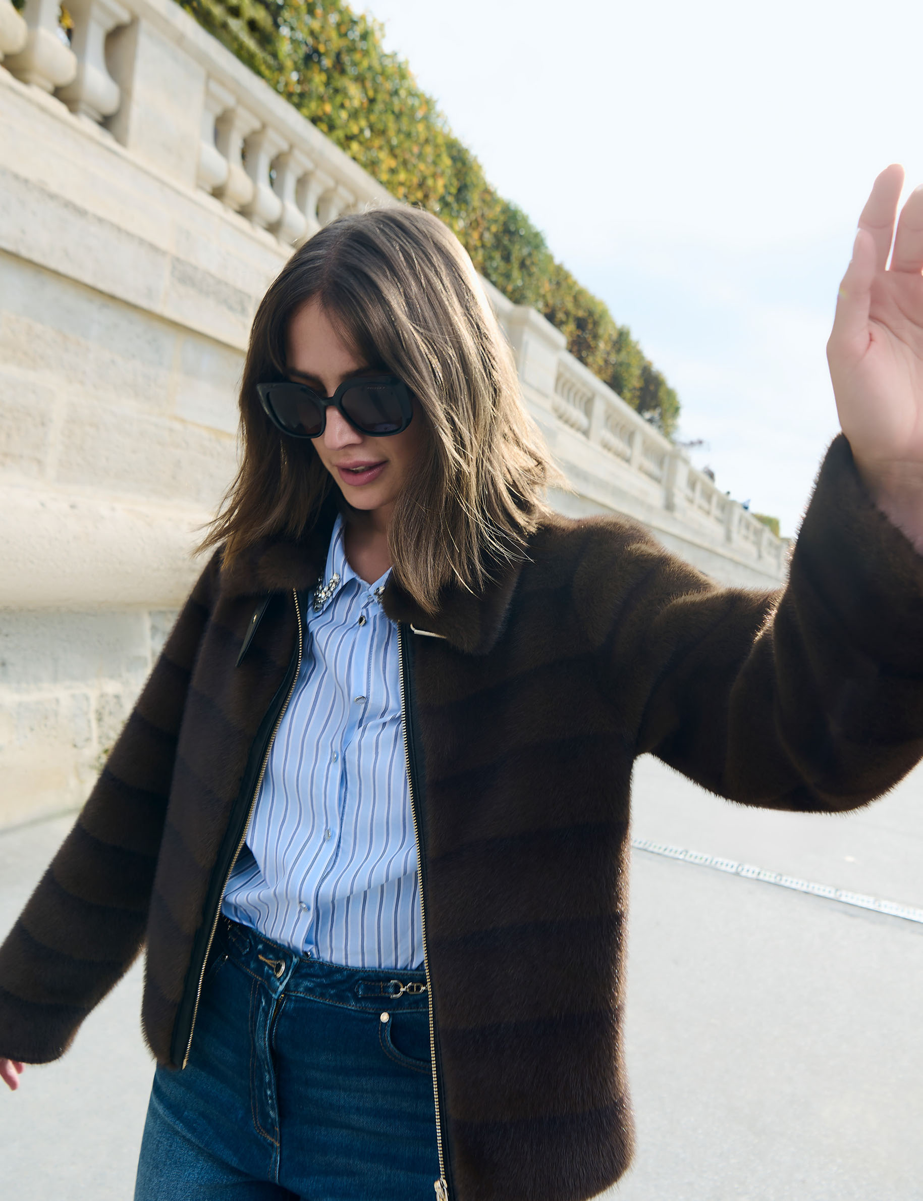 Manteau court fausse fourrure marron femme