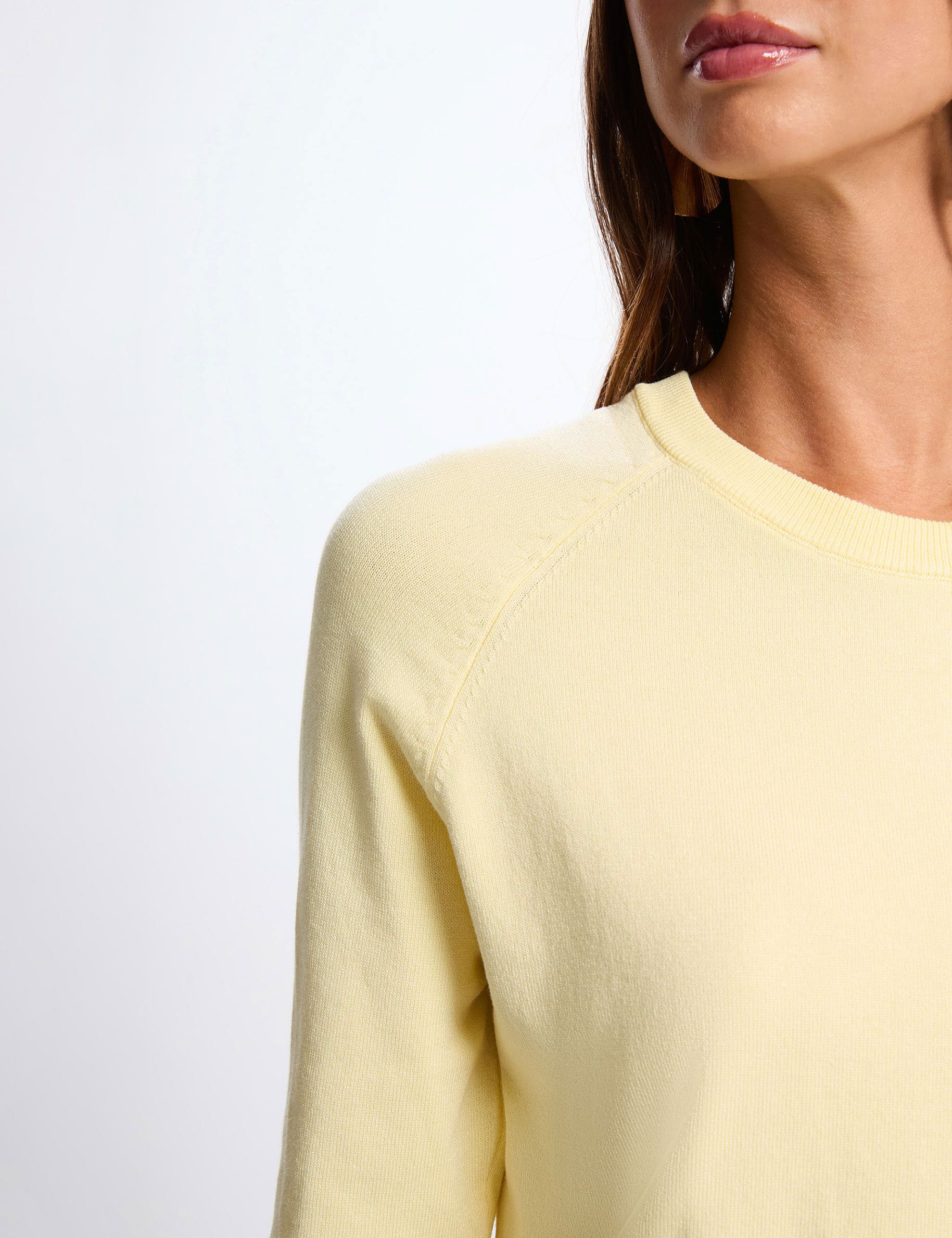 Pull fin ajusté jaune clair femme
