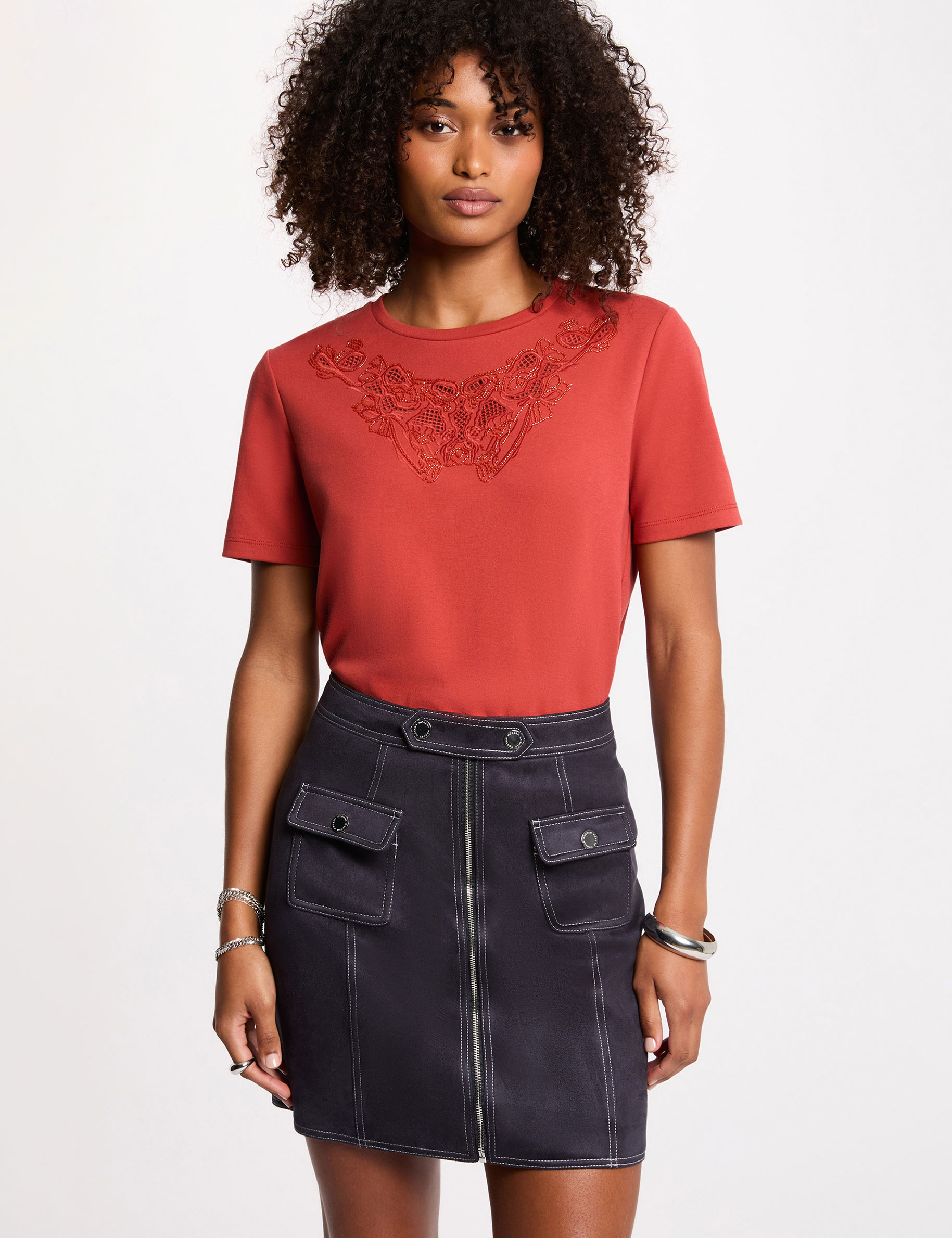 Jupe courte ajust&eacute;e bleu marine femme