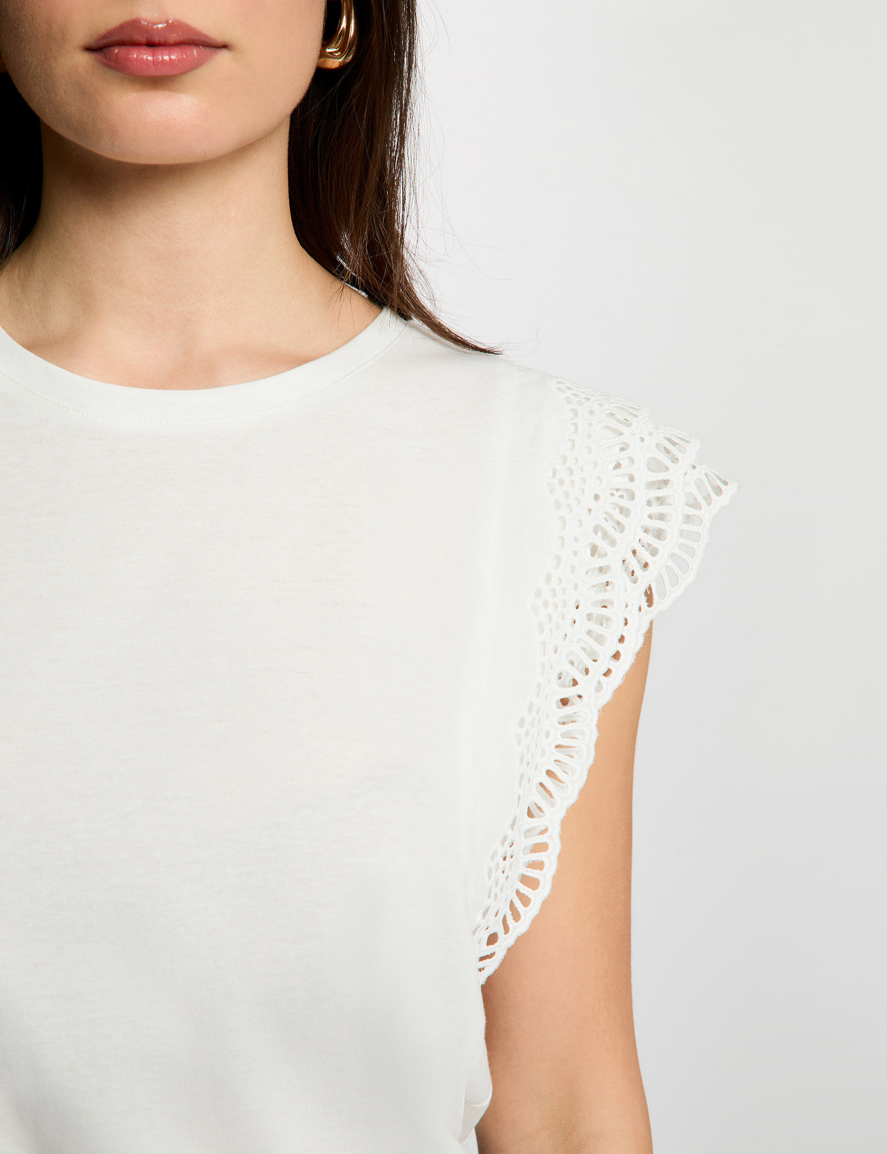 T-shirt met kanten mouwen helder wit vrouw