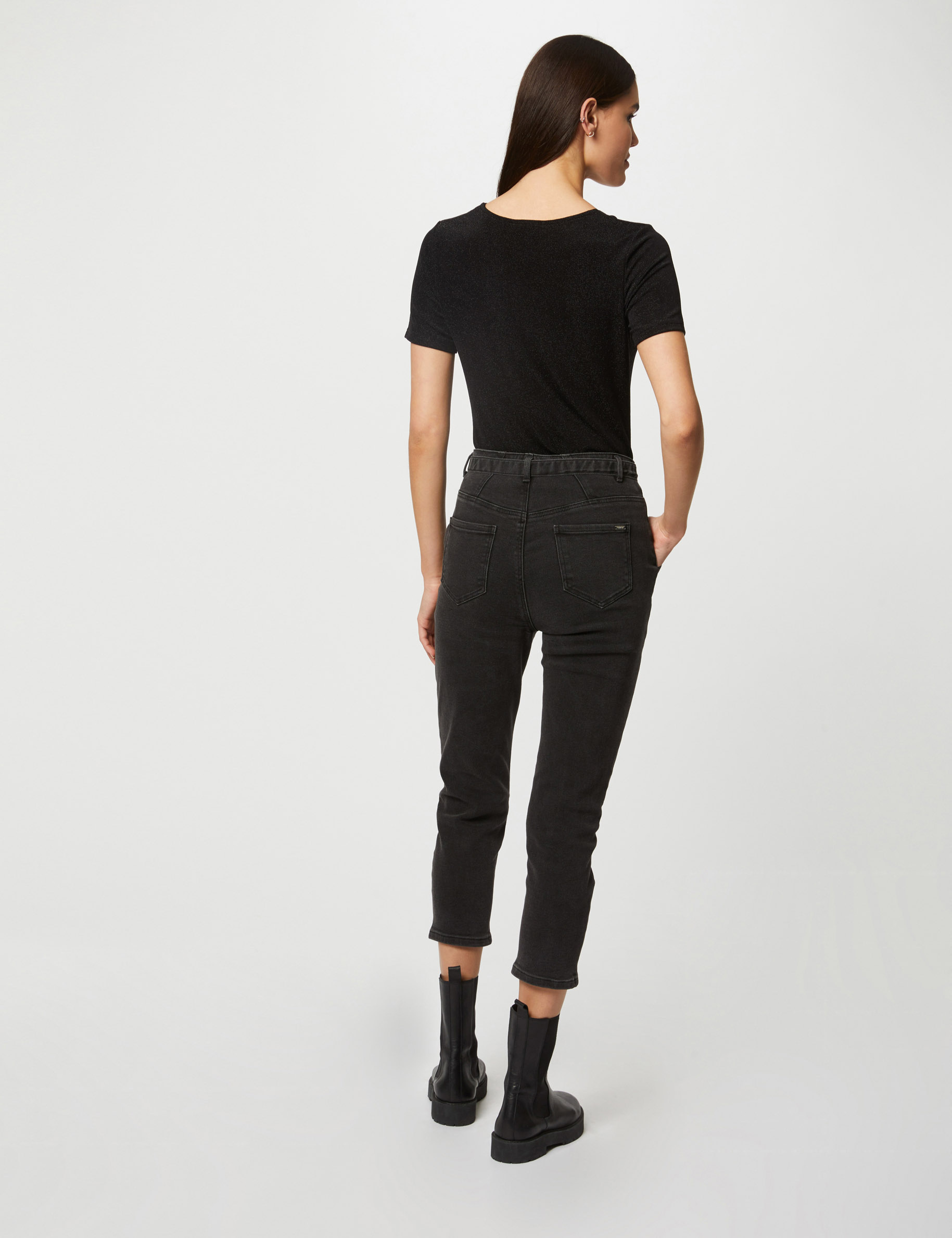 T-shirt manches courtes avec col en V noir femme