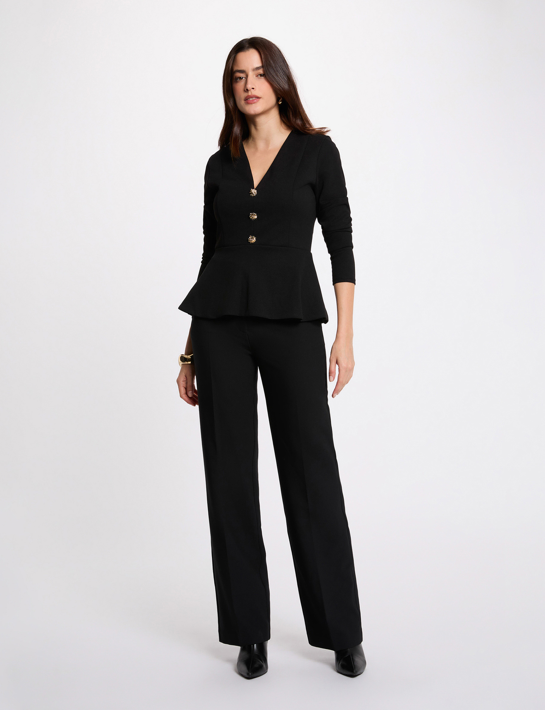 T-shirt cintr&eacute; col v noir femme