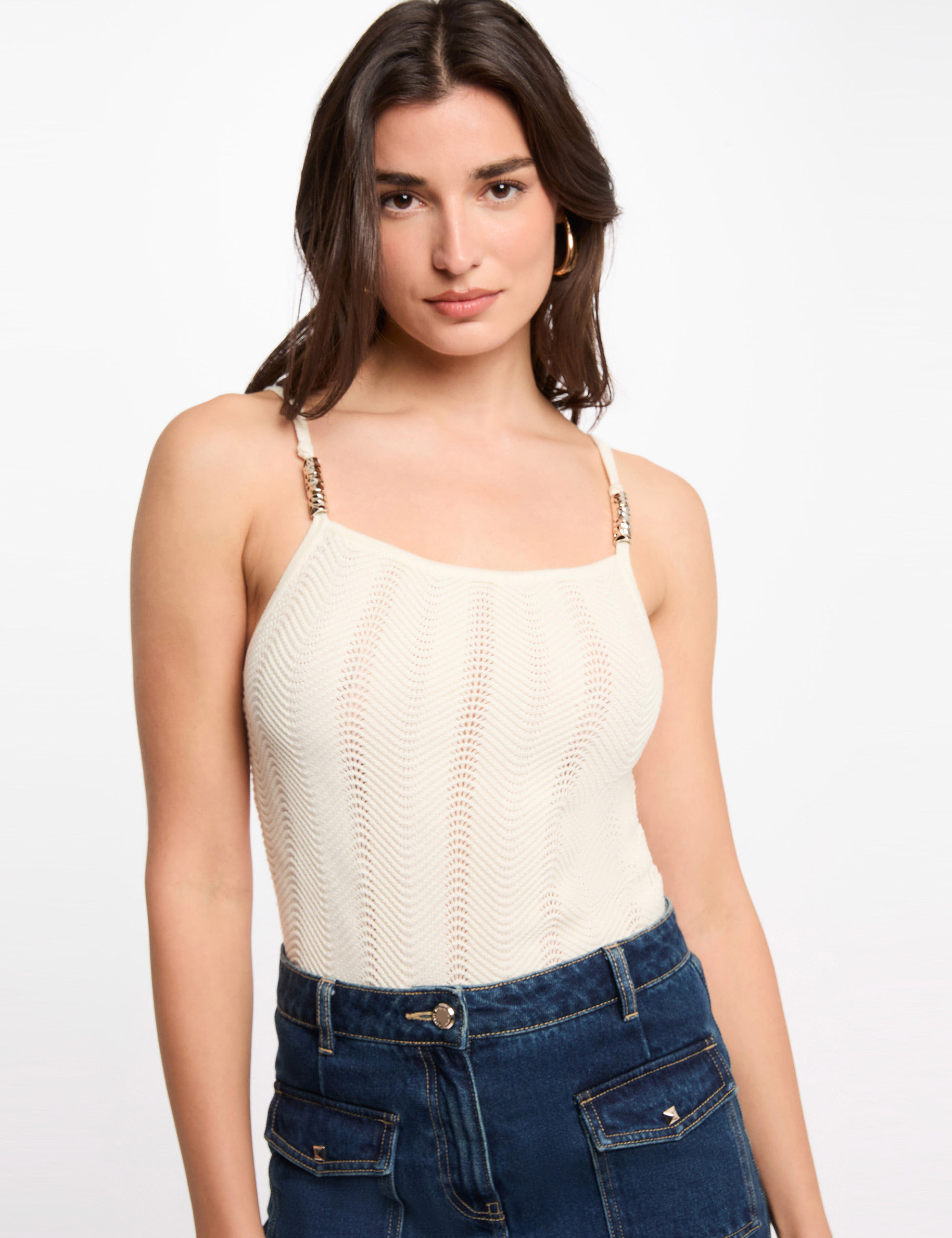 Gebreide top met fijne bandjes ivoor vrouw