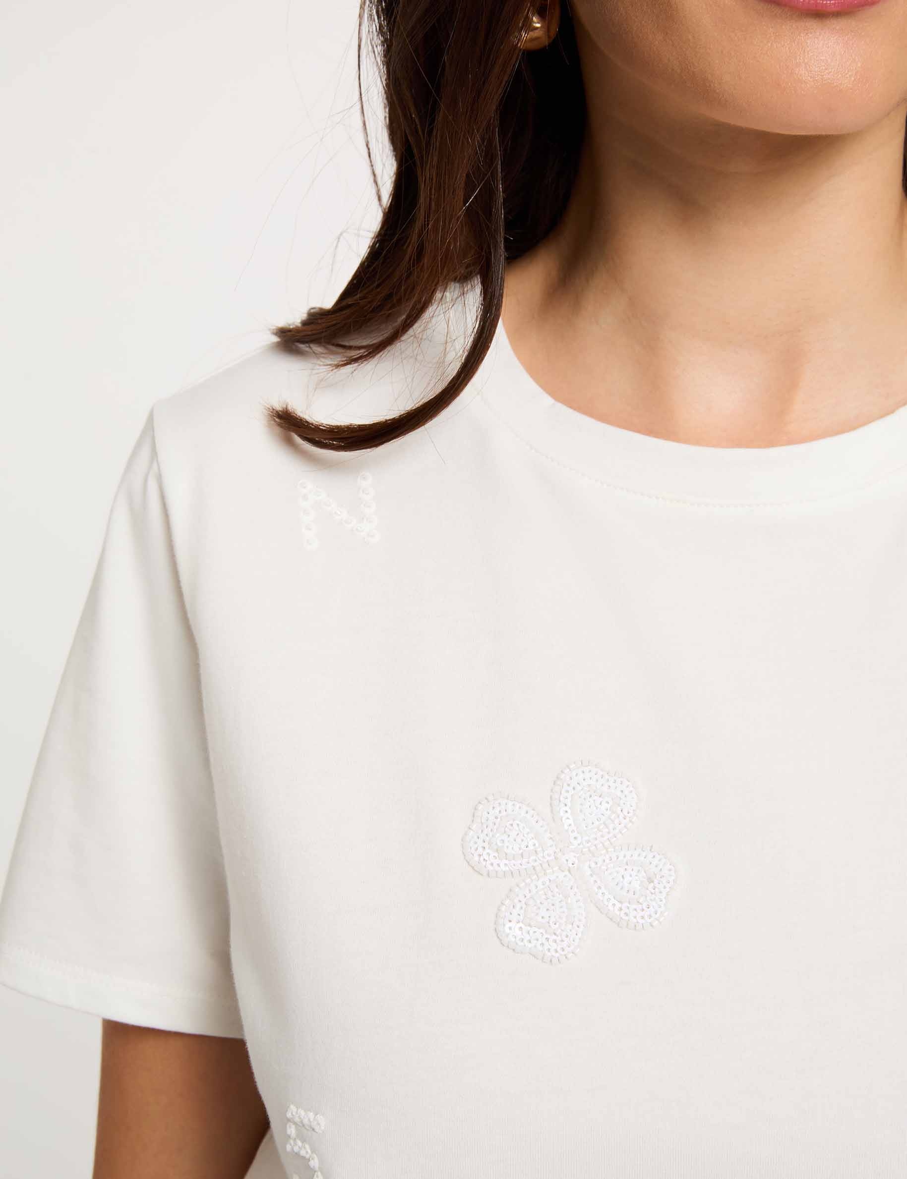 T-shirt brod&eacute; col rond blanc femme