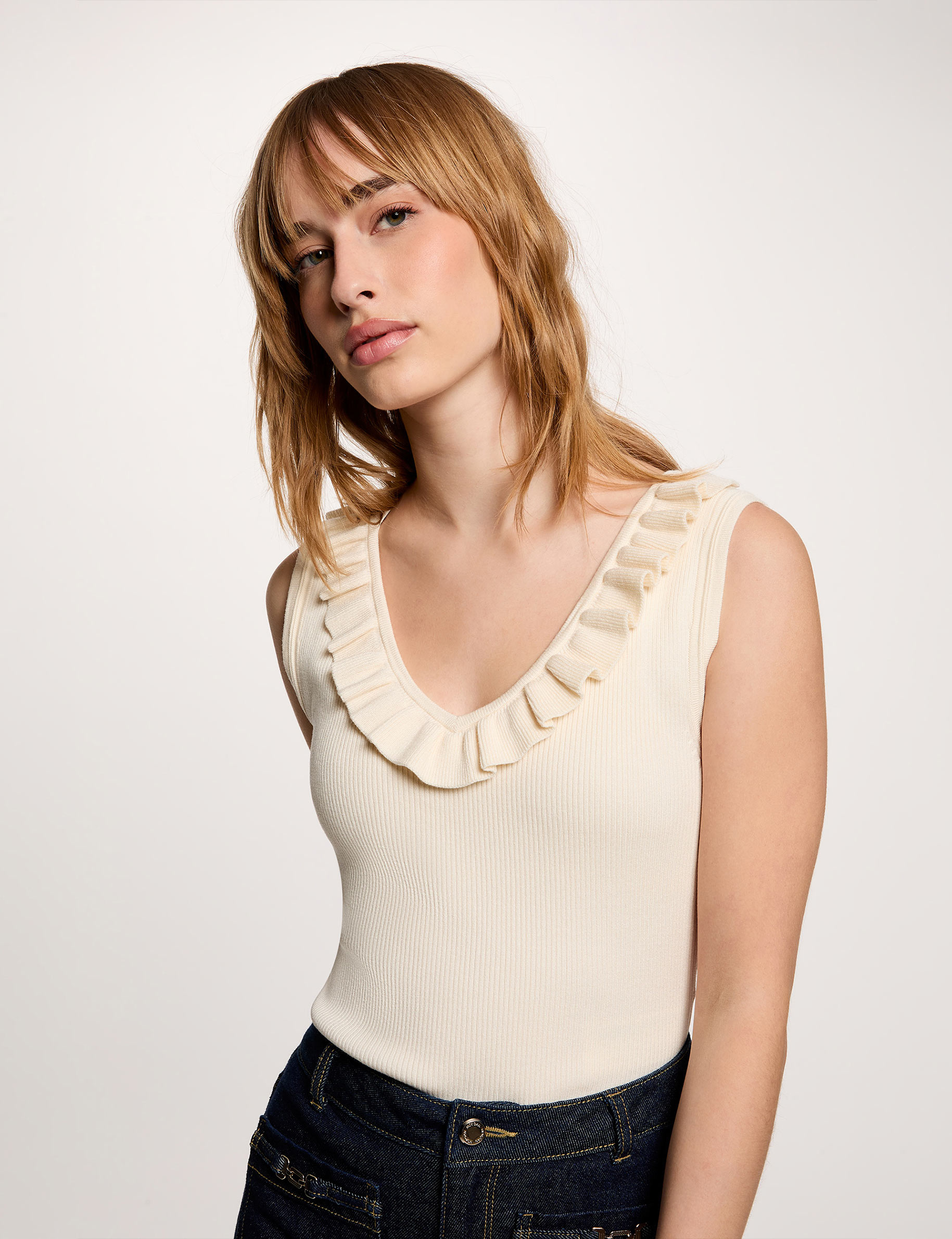Getailleerde V-hals top ivoor vrouw