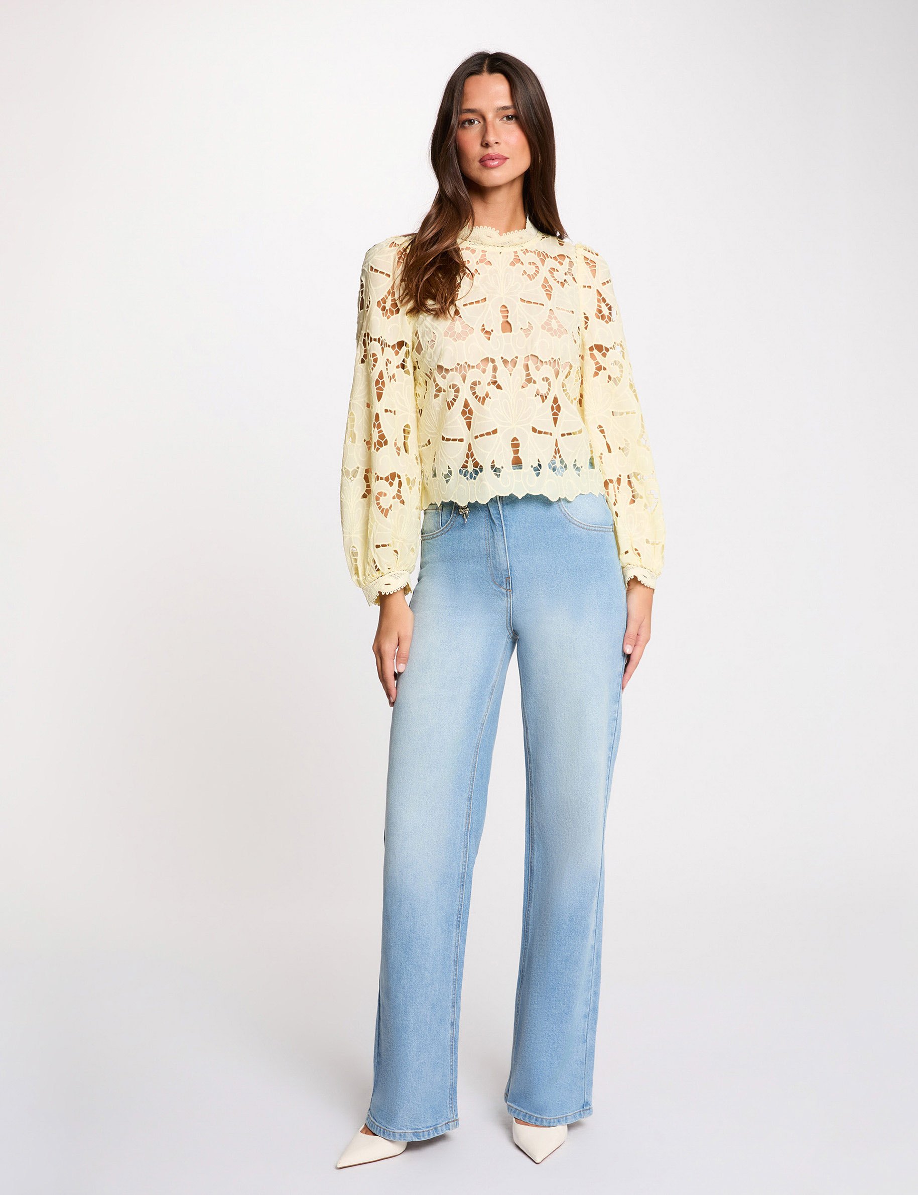 Blouse broderie col montant jaune pastel femme