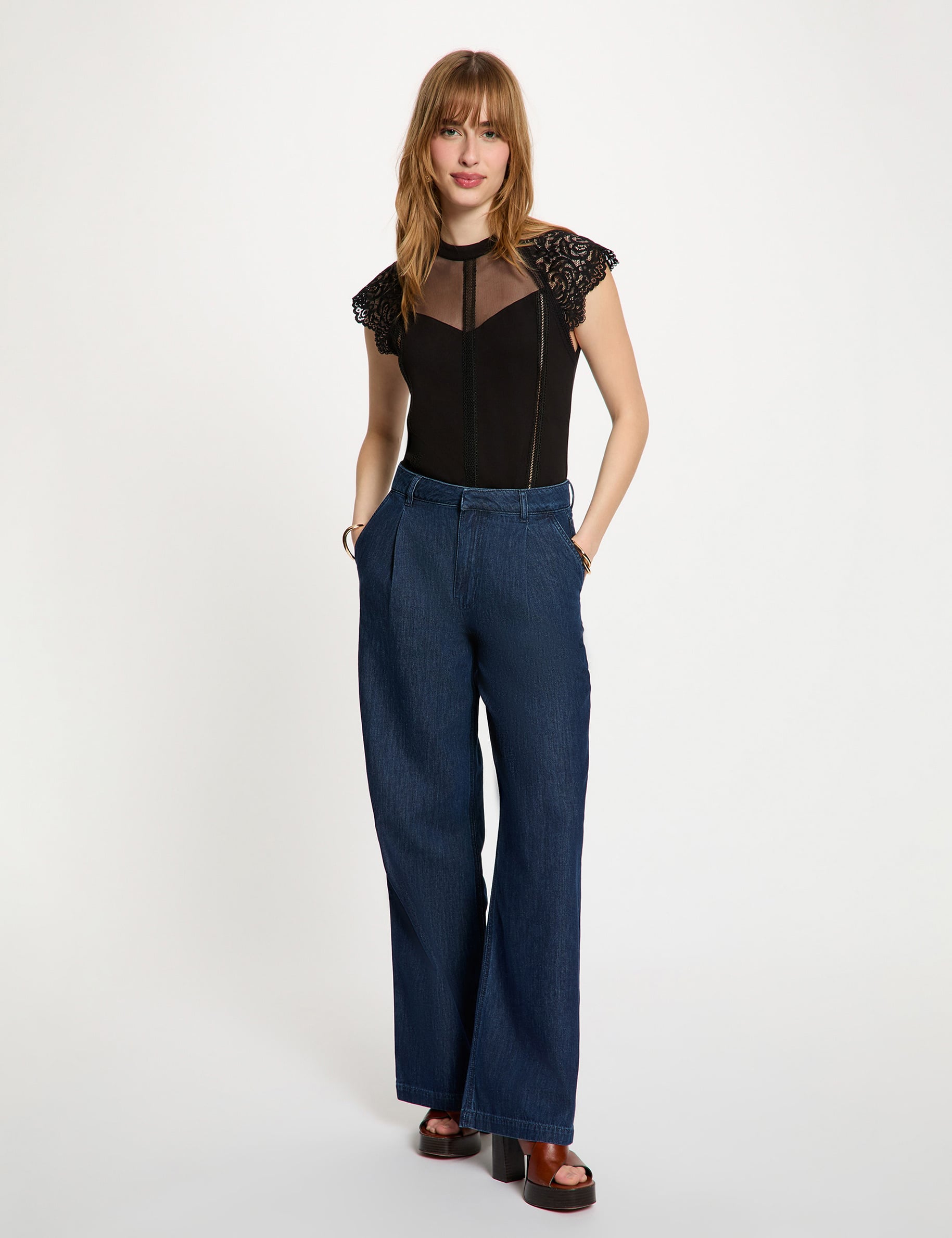 D&eacute;bardeur dentelle col montant noir femme
