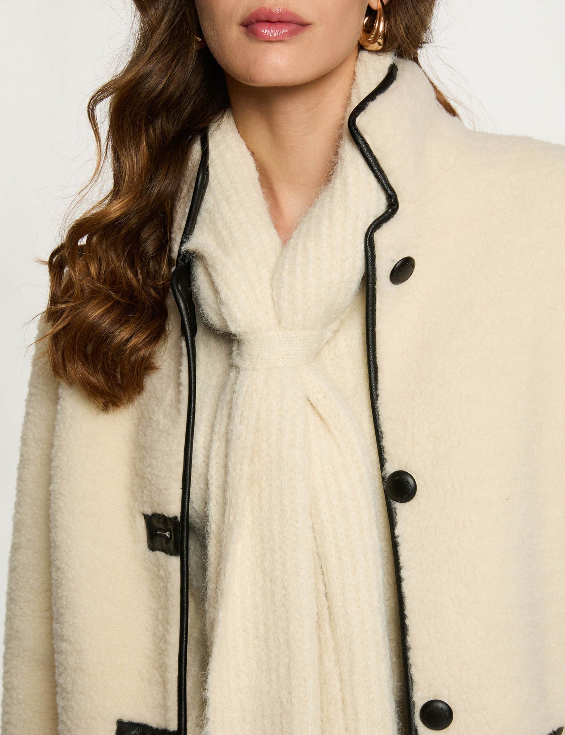 Oversized pluizige jas beige vrouw