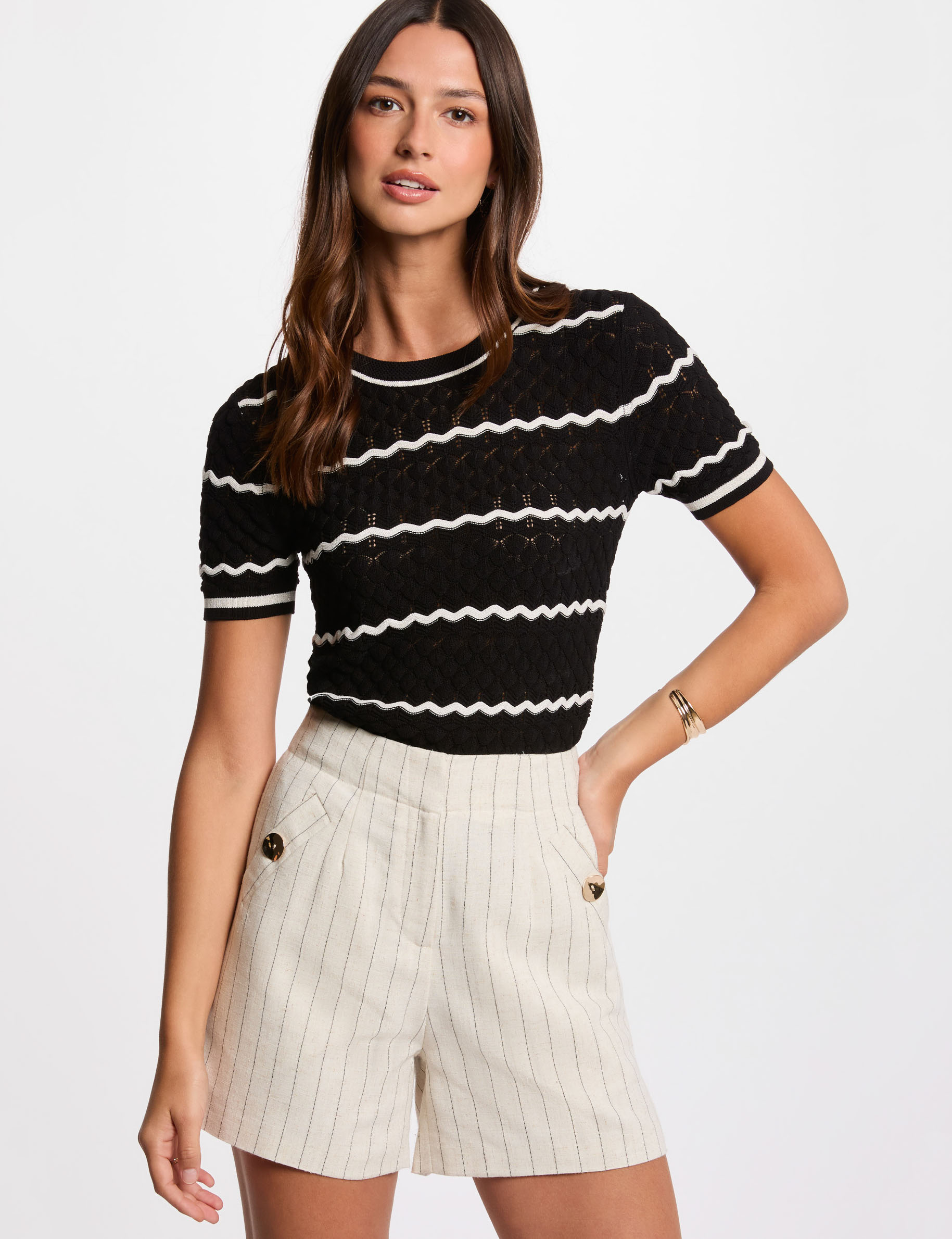 gestreepte shorts met hoge taille beige vrouw Gestreepte shorts met hoge taille beige vrouw
