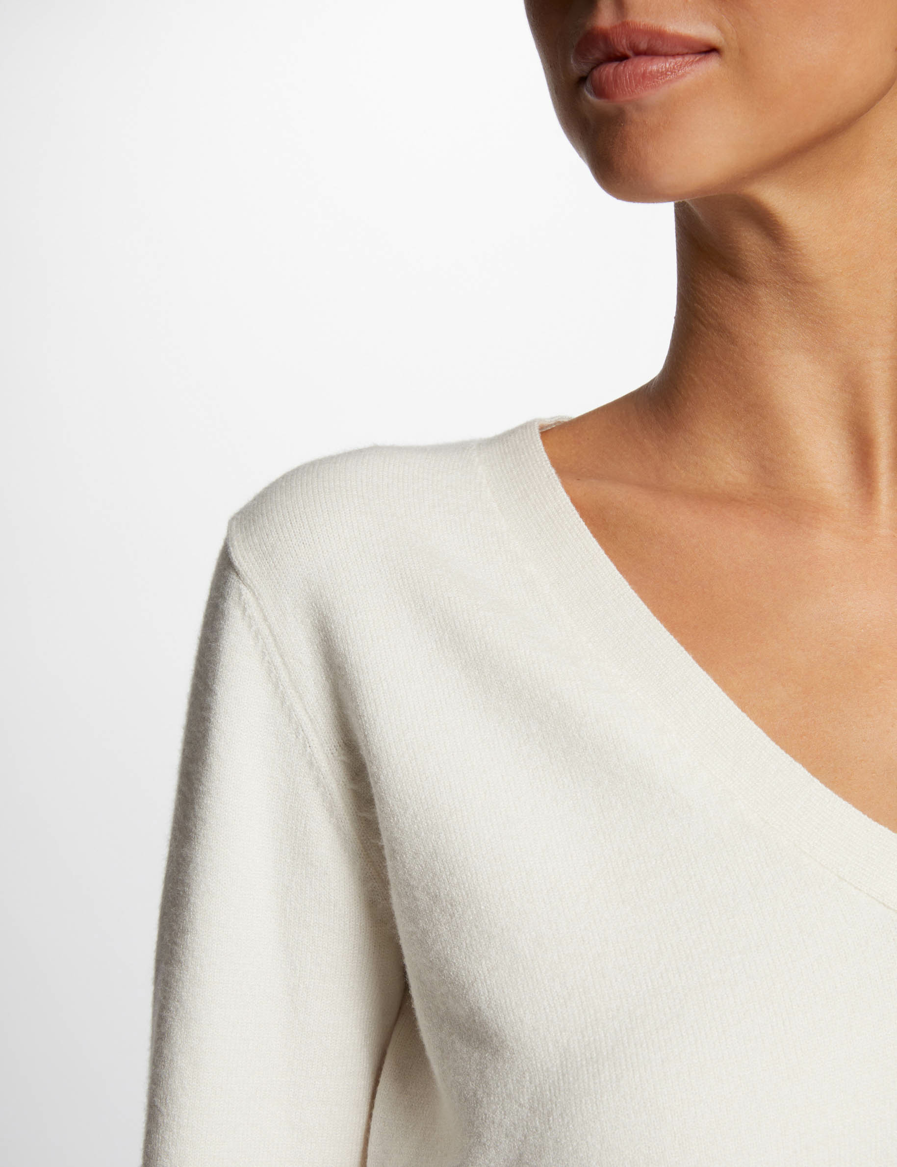 pull manches longues col en v ivoire femme Pull manches longues col en V ivoire femme