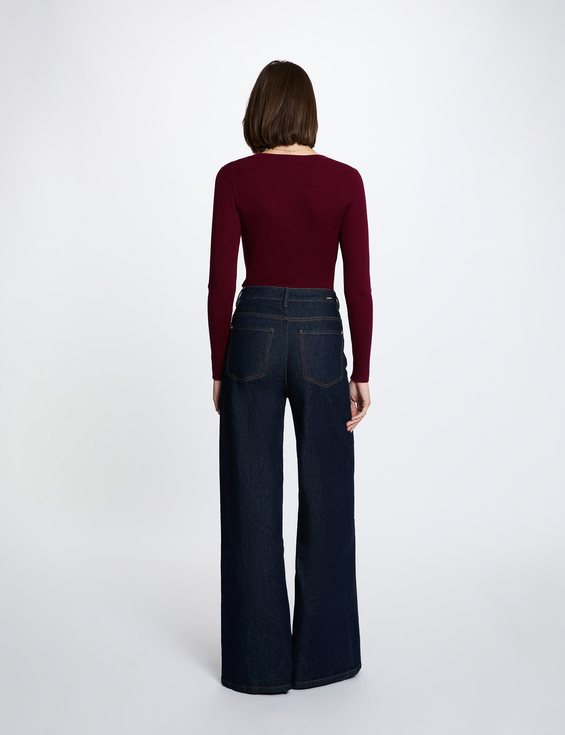 Pull col v ajust&eacute; bordeaux femme