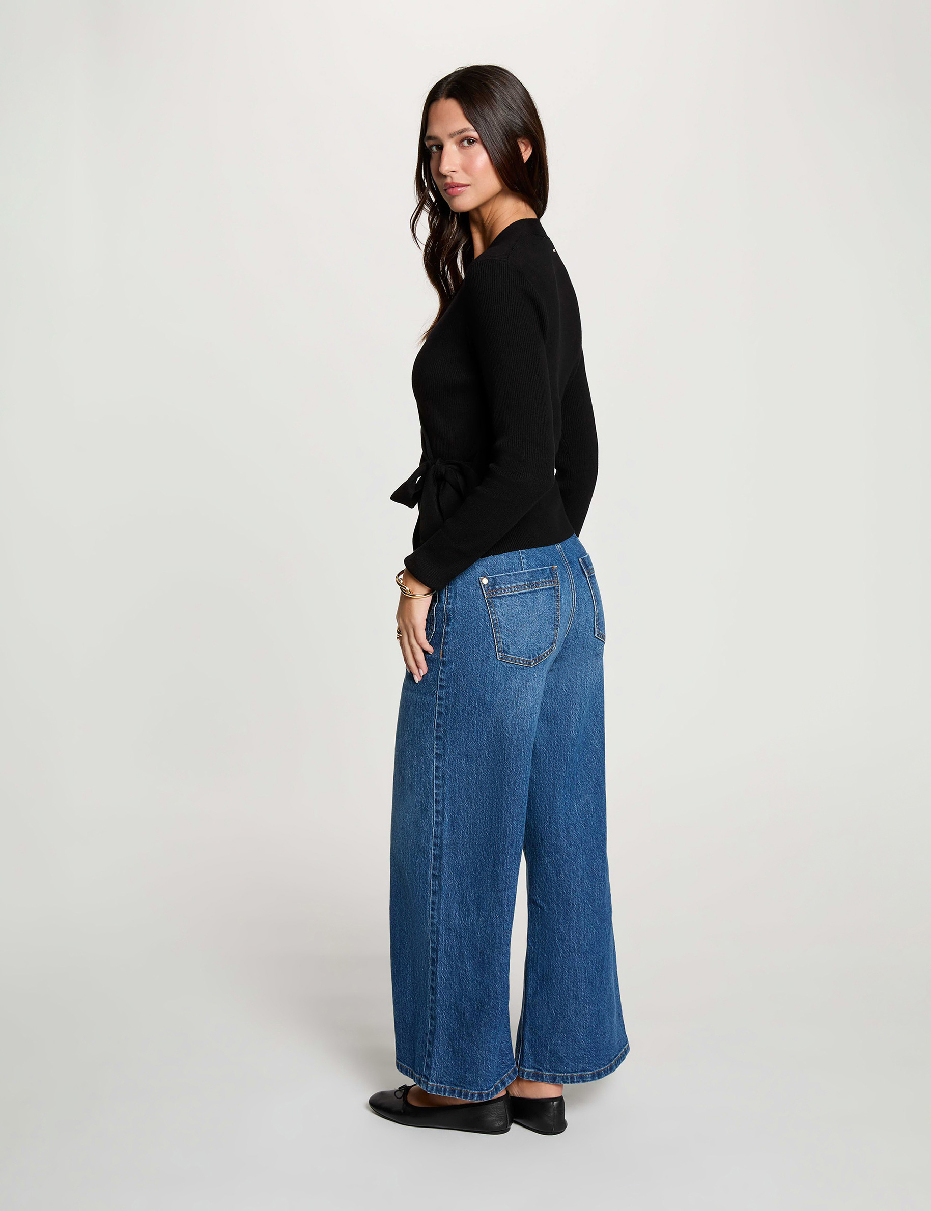 Pull cache-coeur col v noir femme