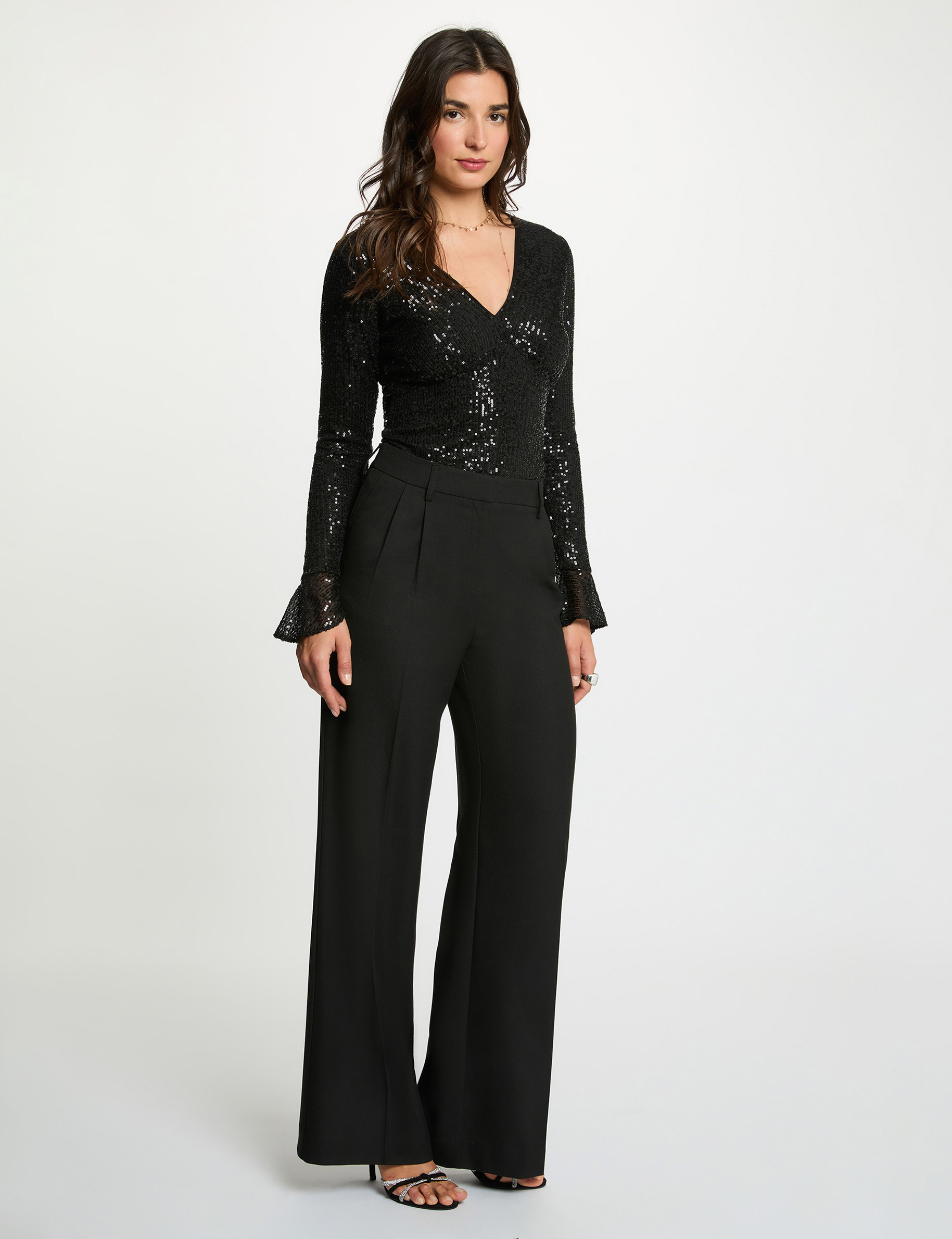 T-shirt cintré col v noir femme