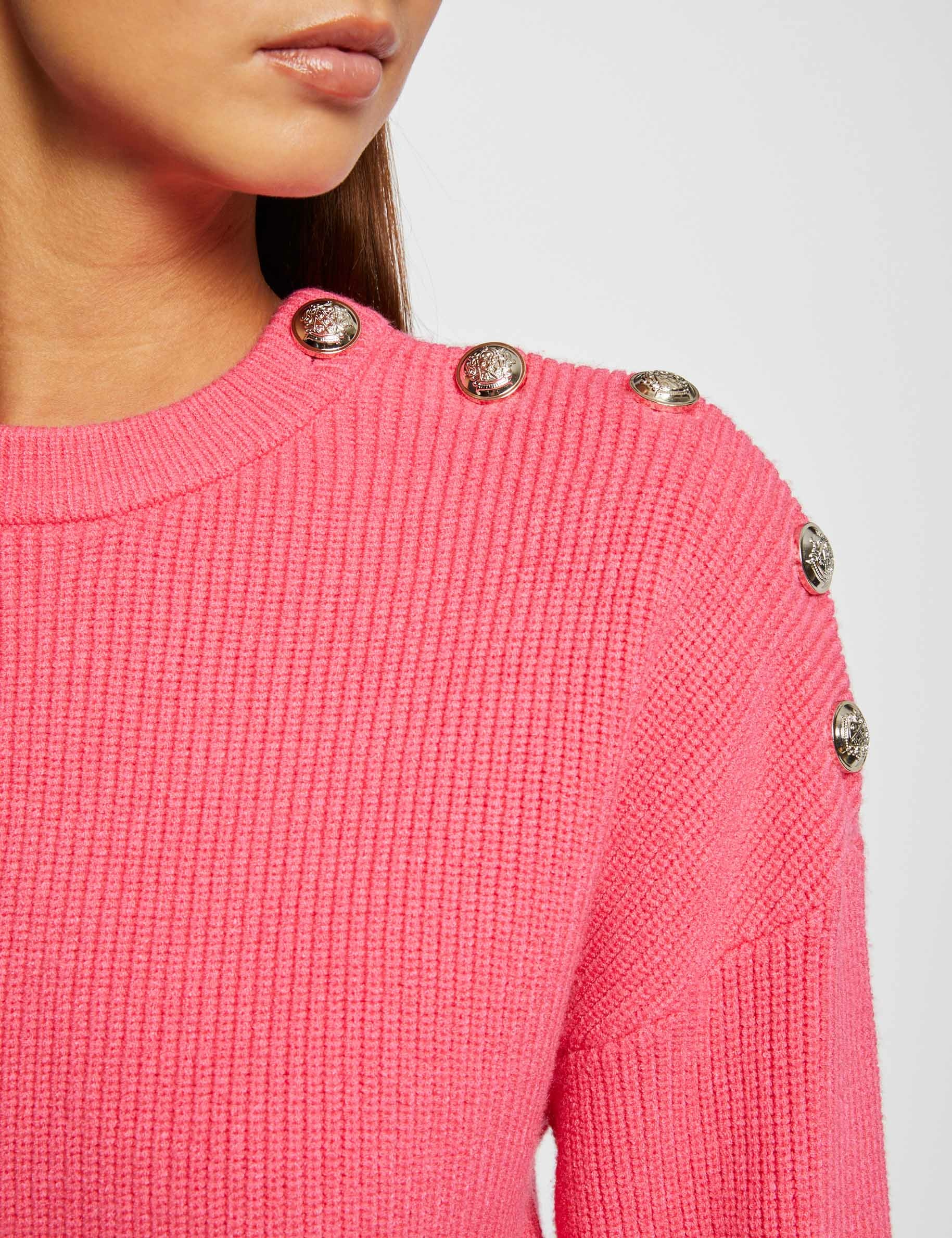 Pull manches longues avec boutons rose femme