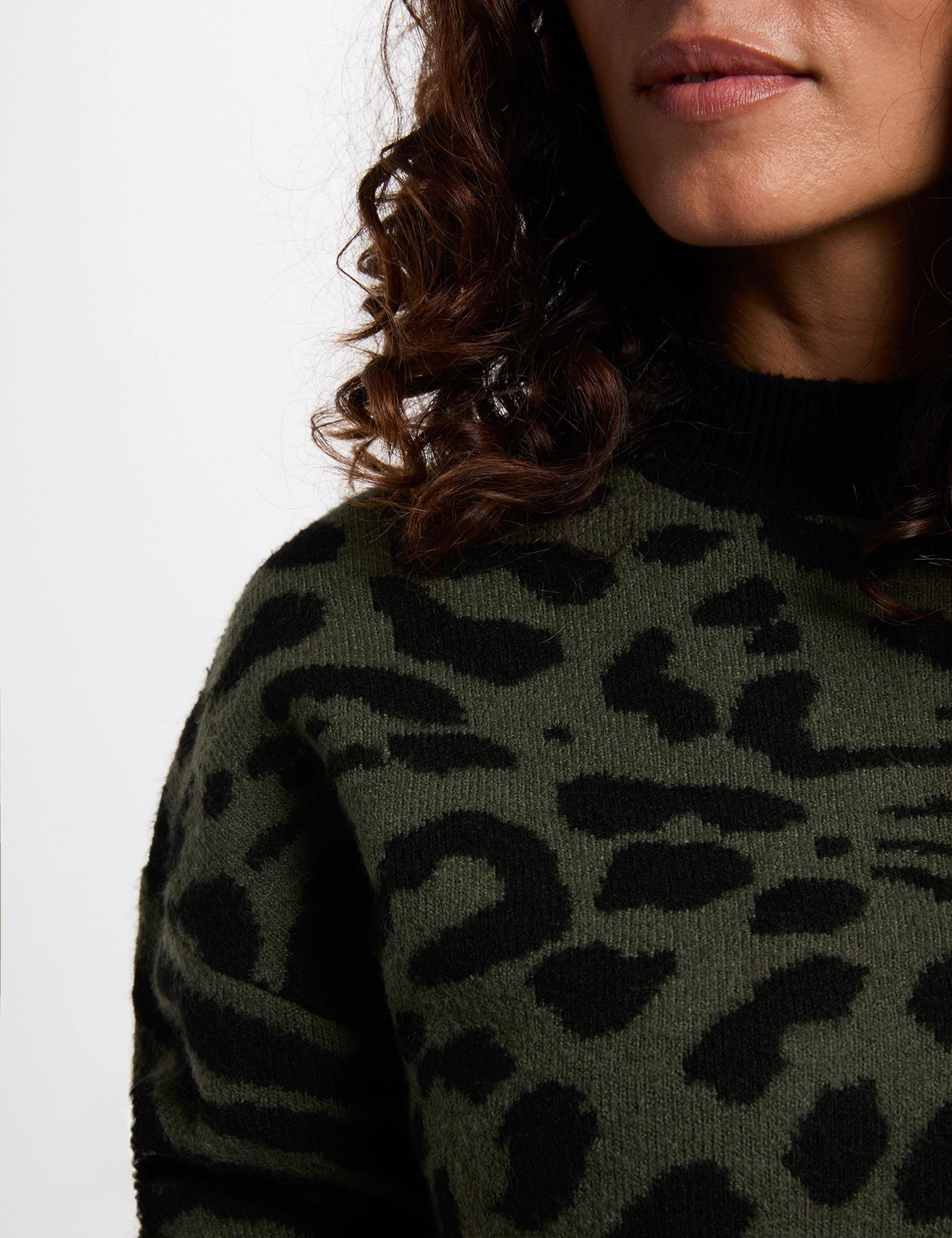 korte jacquardtrui brons vrouw Korte jacquardtrui brons vrouw